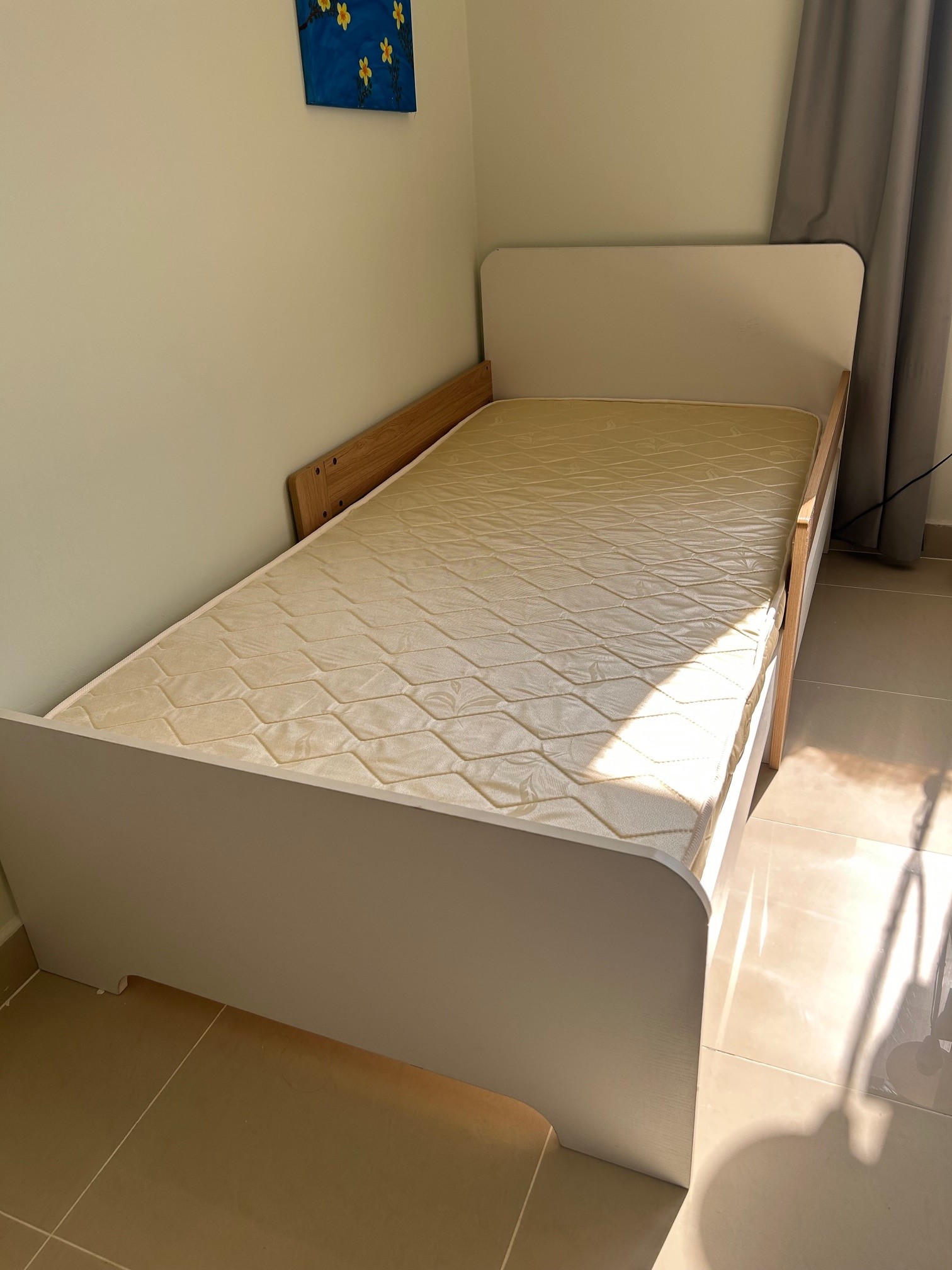 Kids Cot with Brand New Mattress for Sale - Image 1