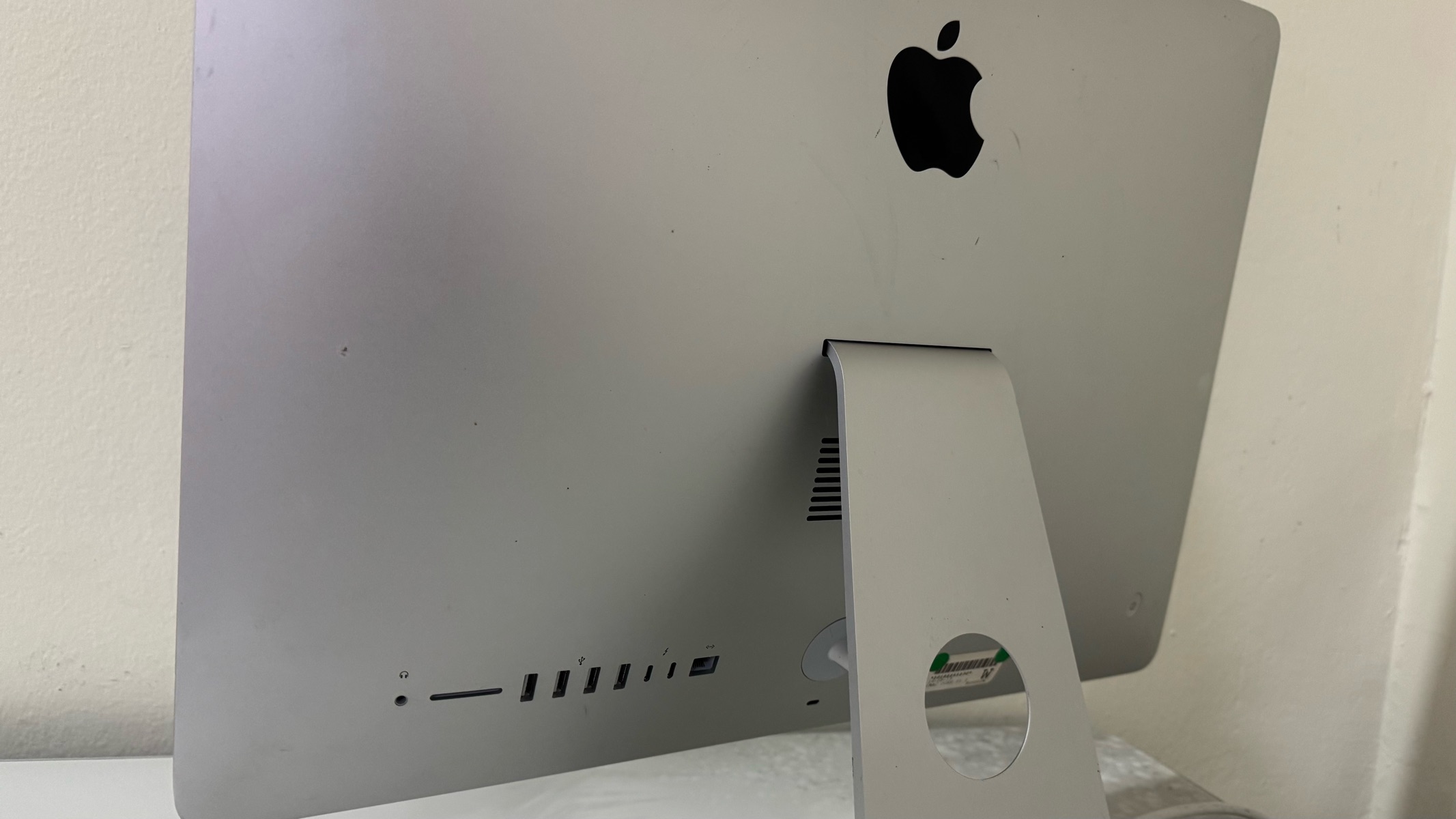 iMac 21.5-inch Retina 4K - Image 4