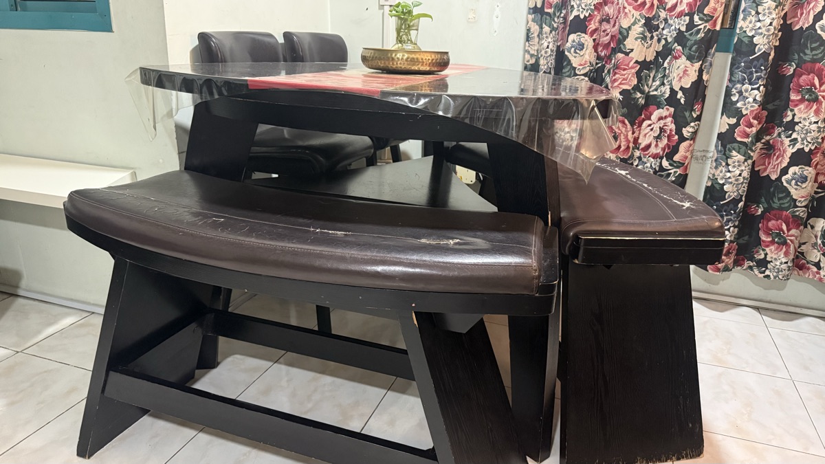 Homesrus Dining table  for sale - Image 4