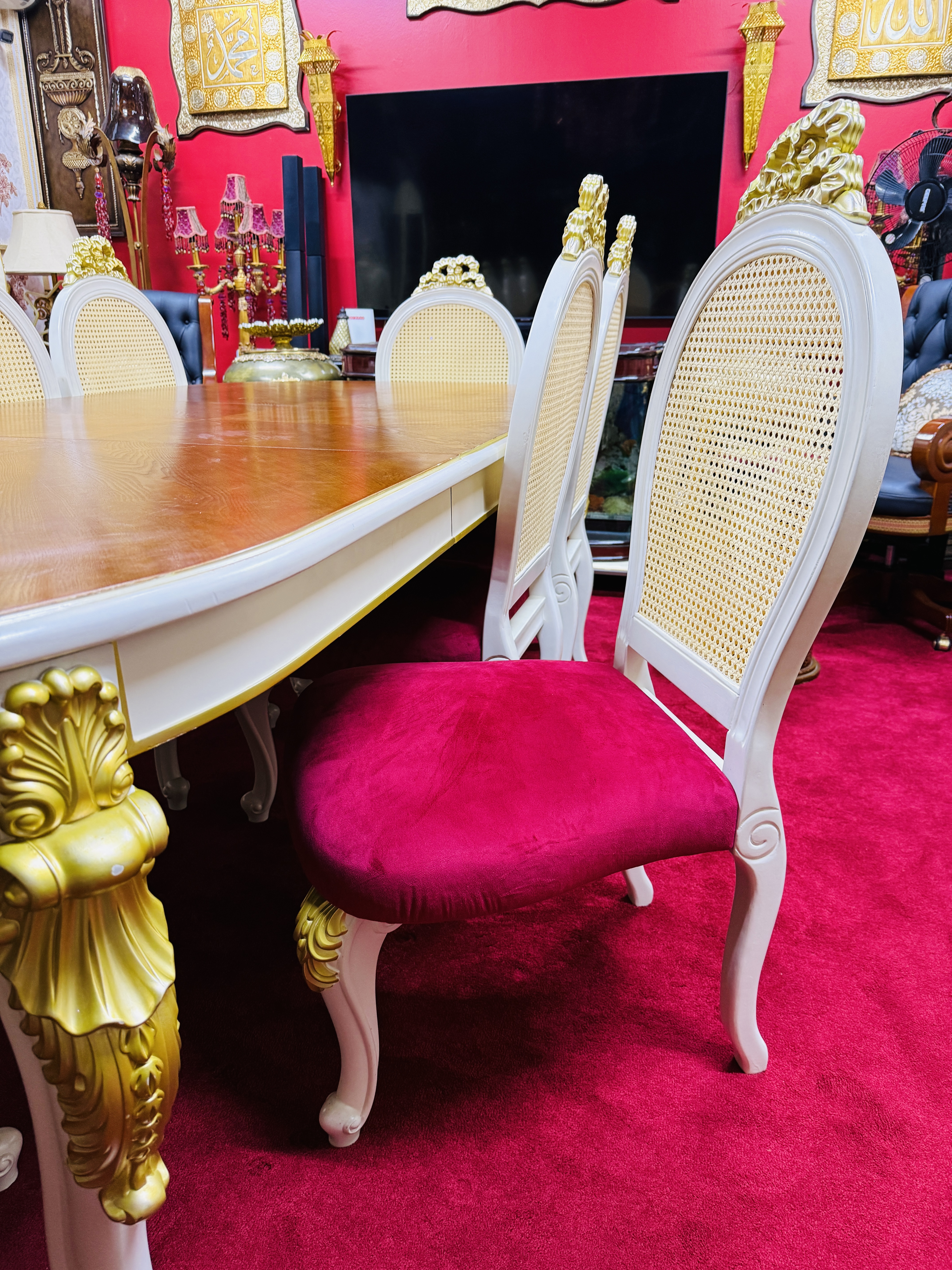 Luxury 8 Seater Dining table Flawless condition. - Image 2