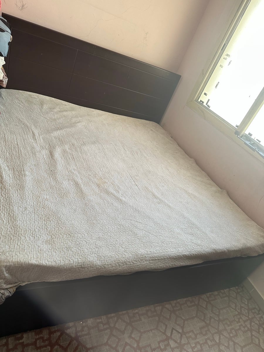 King size big bed with mattress - Image 4