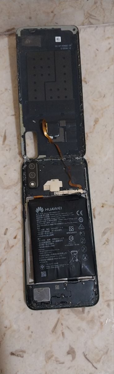 Damaged Huawei Y9s - Image 2
