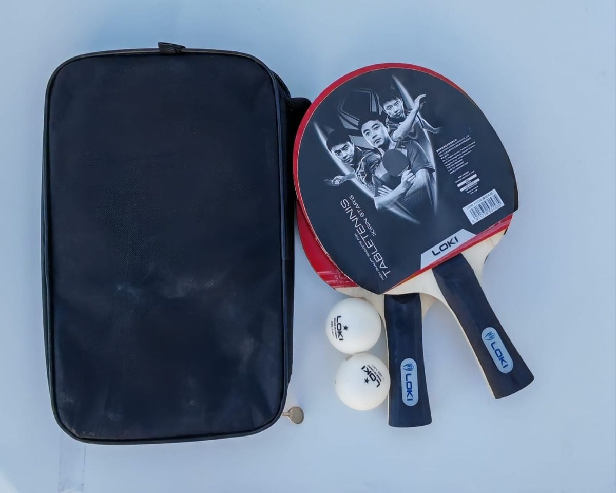 Table tennis racket with ball - Image 1