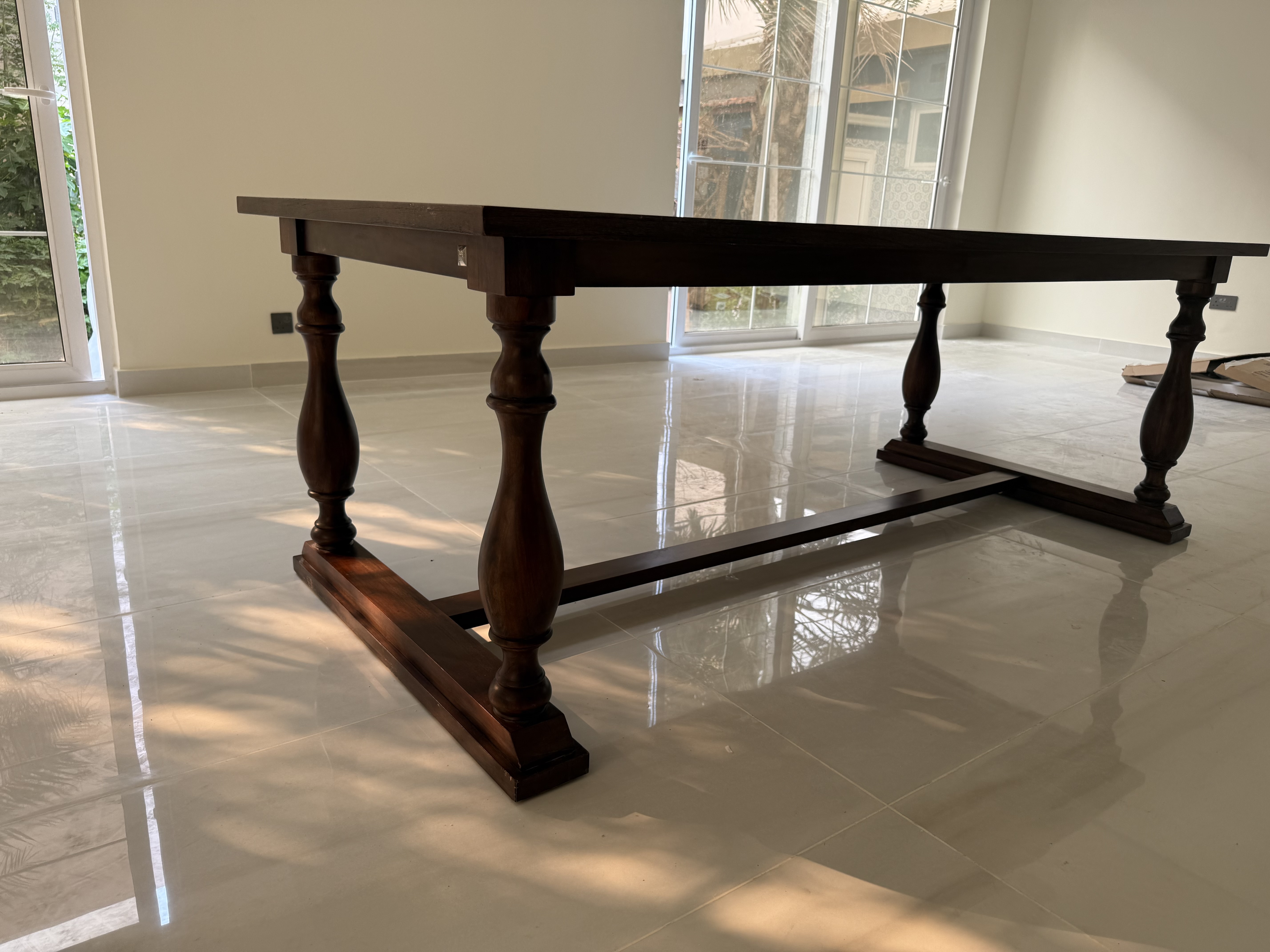 8-seater dining table for sale - Image 4