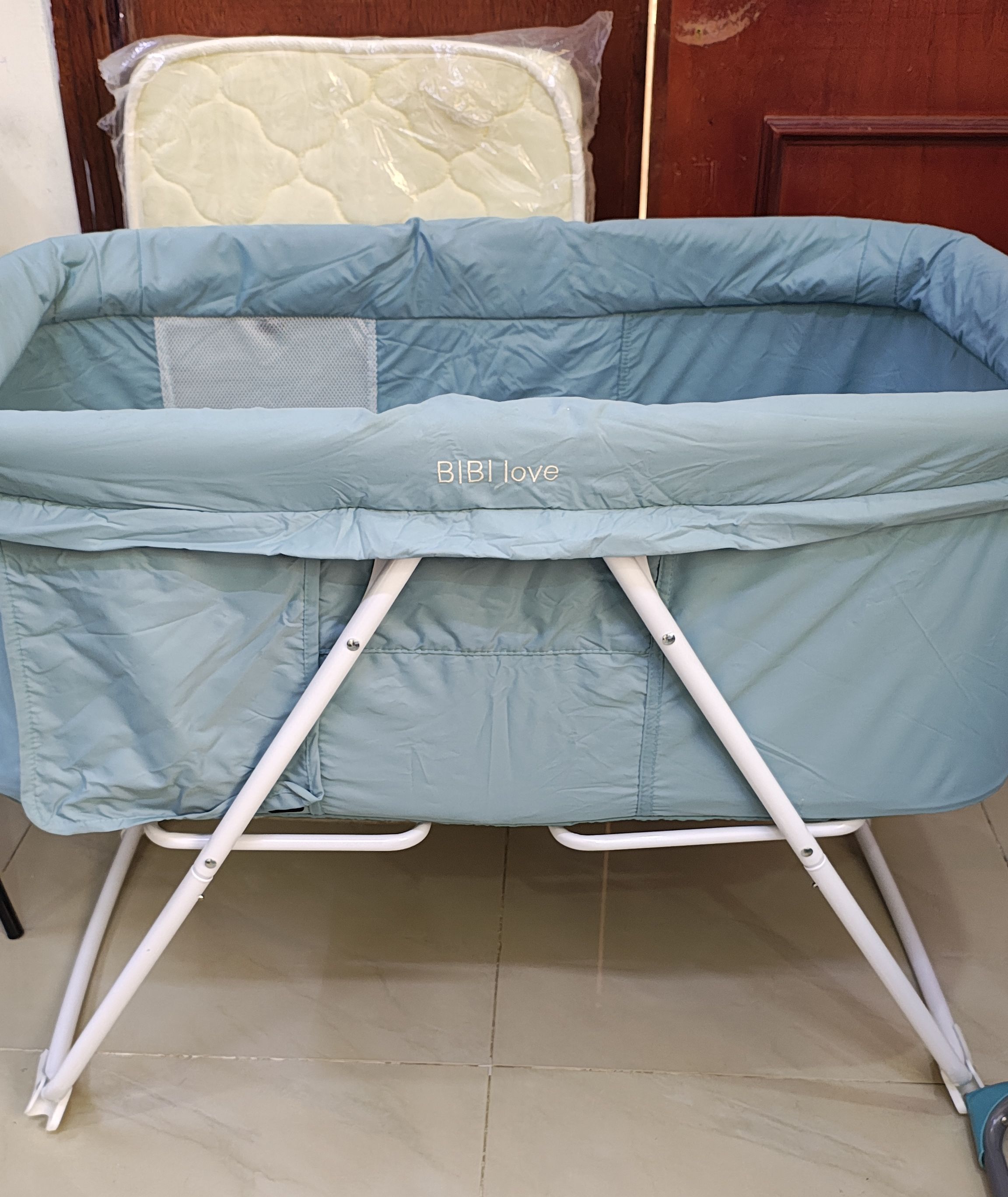 Baby cot travel friendly - Image 1