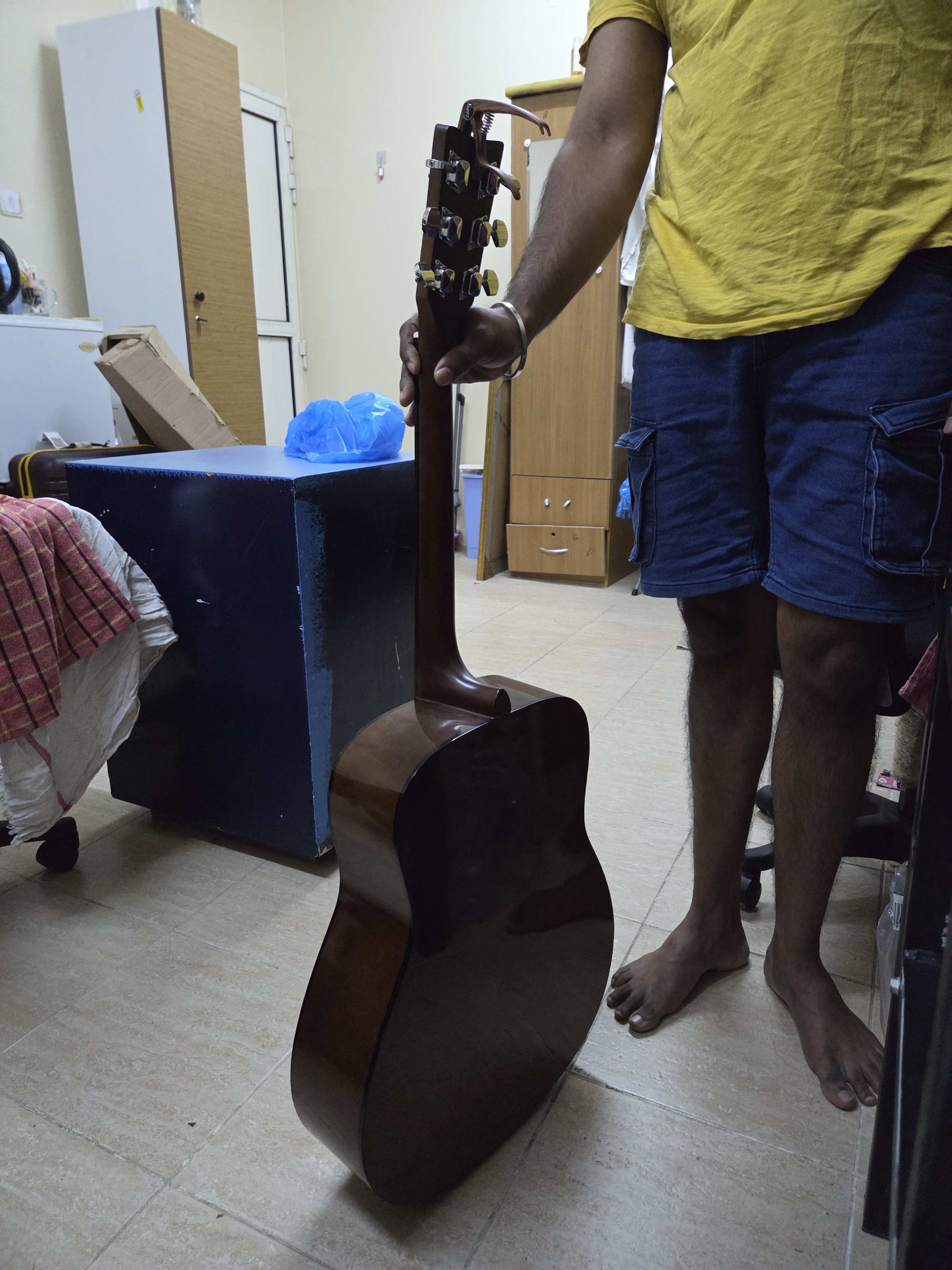 Yamaha F310 acoustic guitar - Image 2