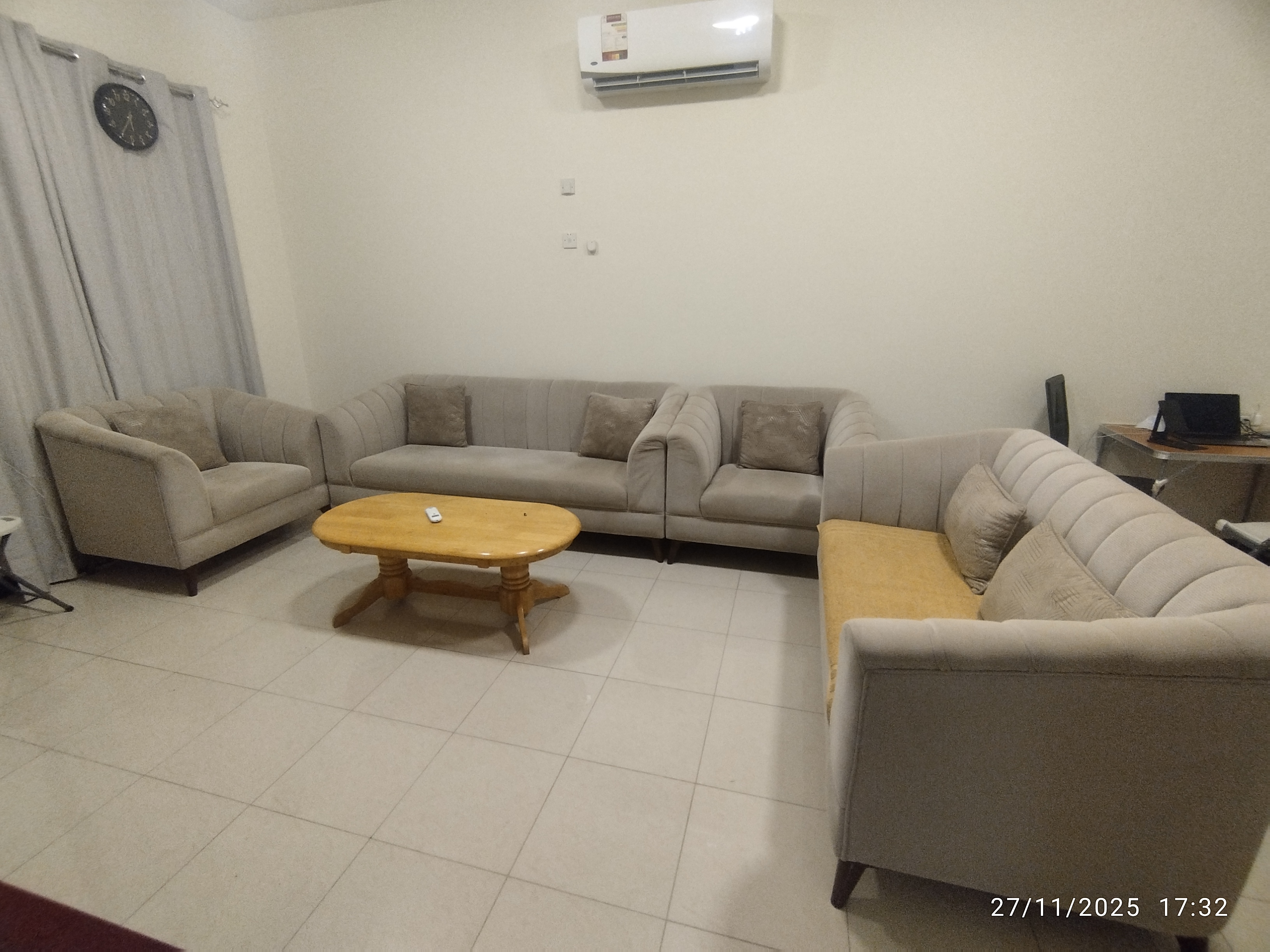 Home Furnitures - Image 4