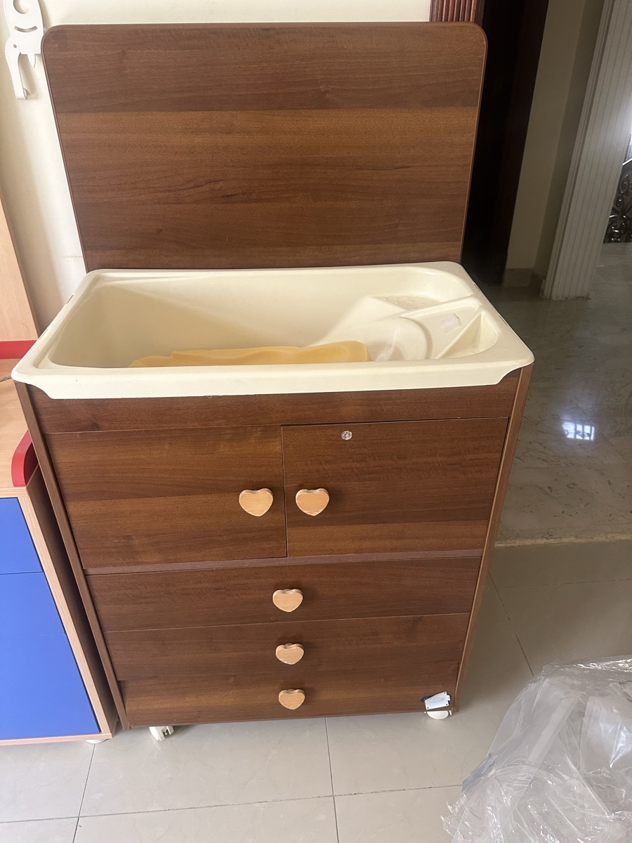 Beds and safes - Image 8