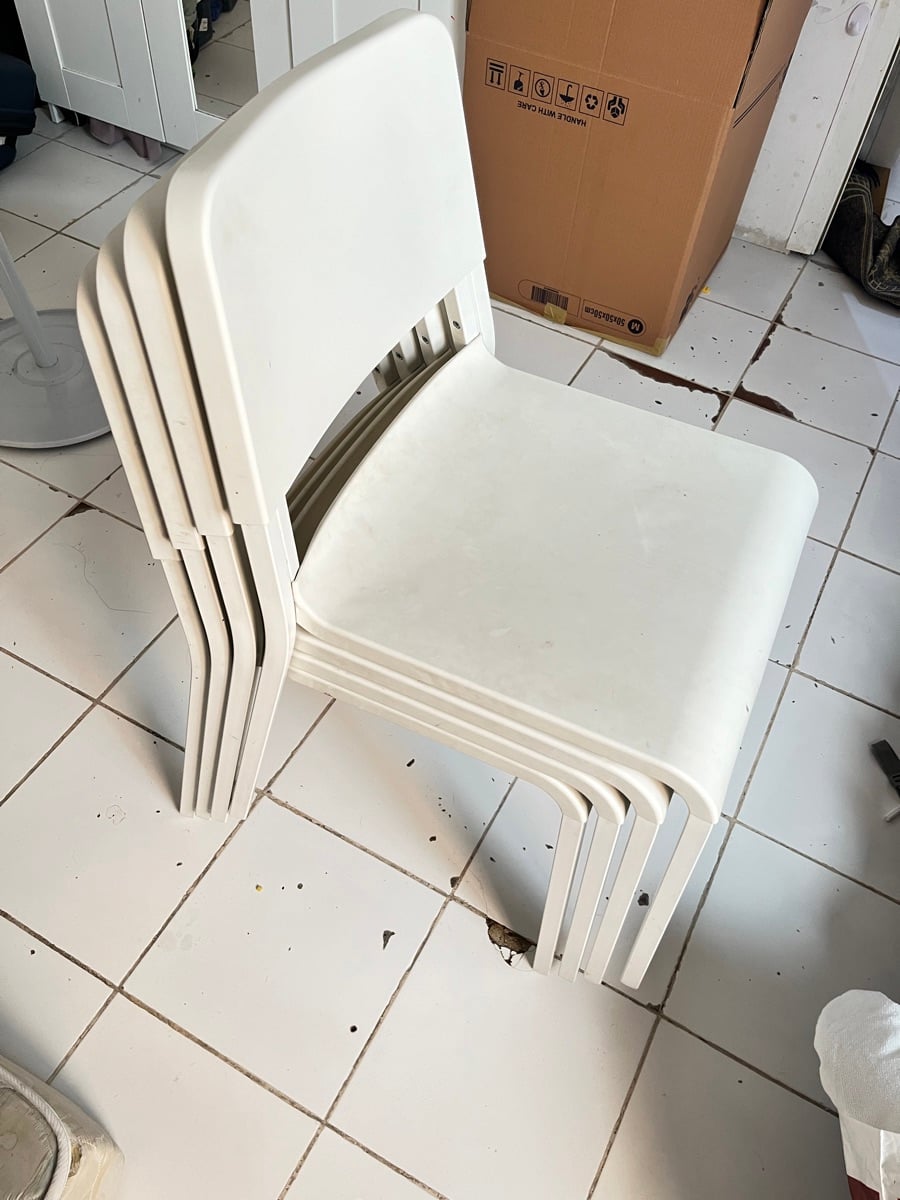 Dining Table (extendable) +  Chair (4 nos)  IKEA - Image 4
