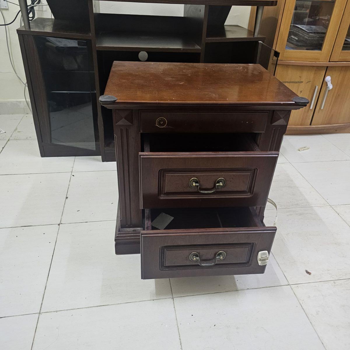 Wooden Bedside Drawer Unit – Good Condition - Image 3
