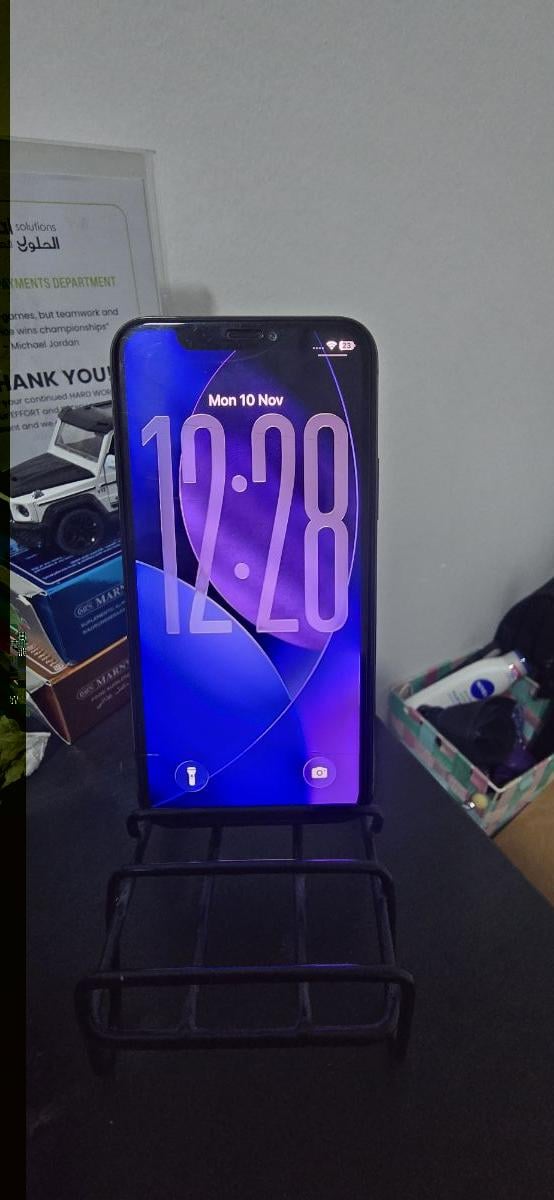 Iphone 11 pro 64 gb and Apple Watch SE2 for Sale - Image 2