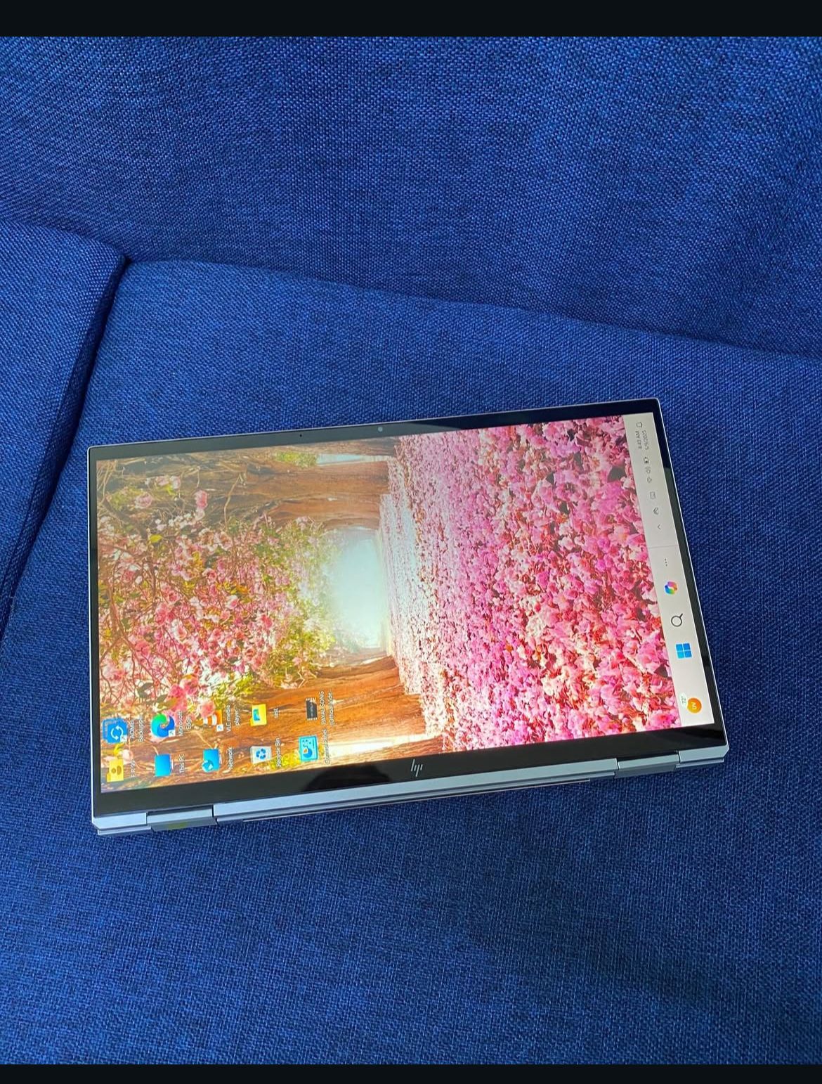 HP slim metal core i7 16 Gb 360 Touch Like new - Image 1
