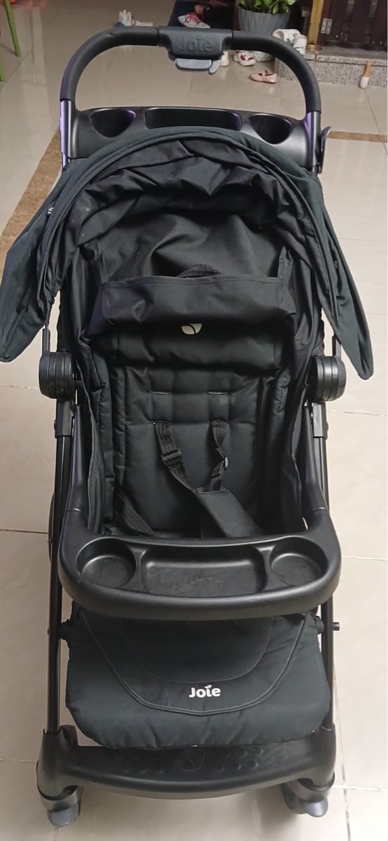 Joie muze black stroller/pram with sun canopy and shopping basket (upto 3 years old) - Image 1