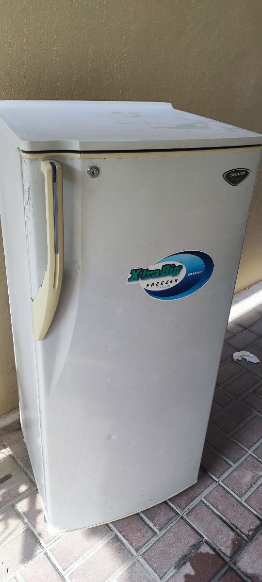 sharp refrigerator for sale - Image 1