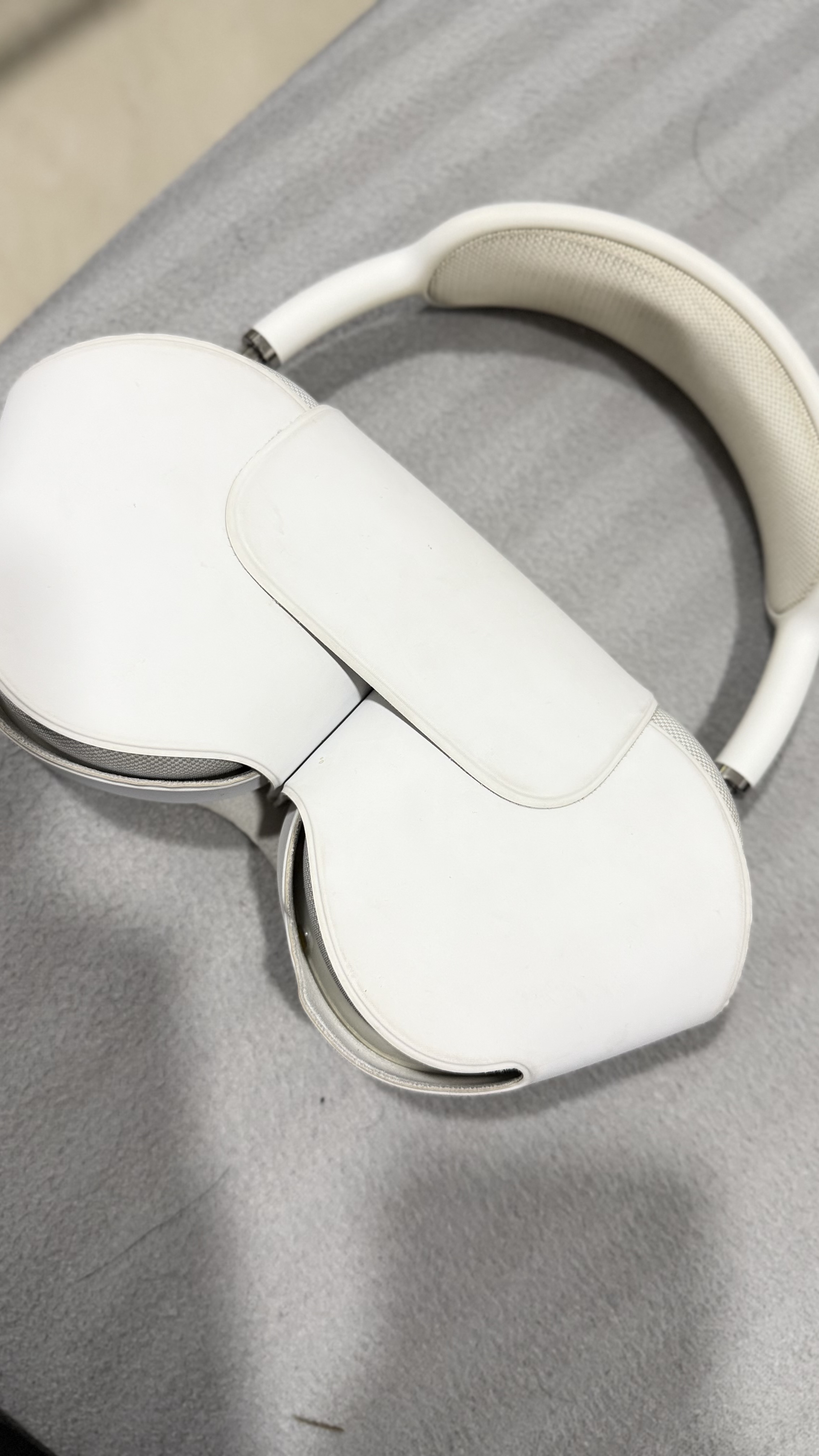 Airpods Max ( Lightning) - Image 2
