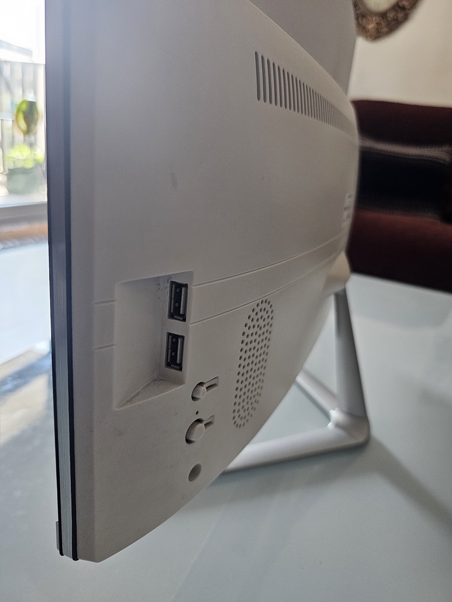 All in one PC Curve display 24 inch - Image 2