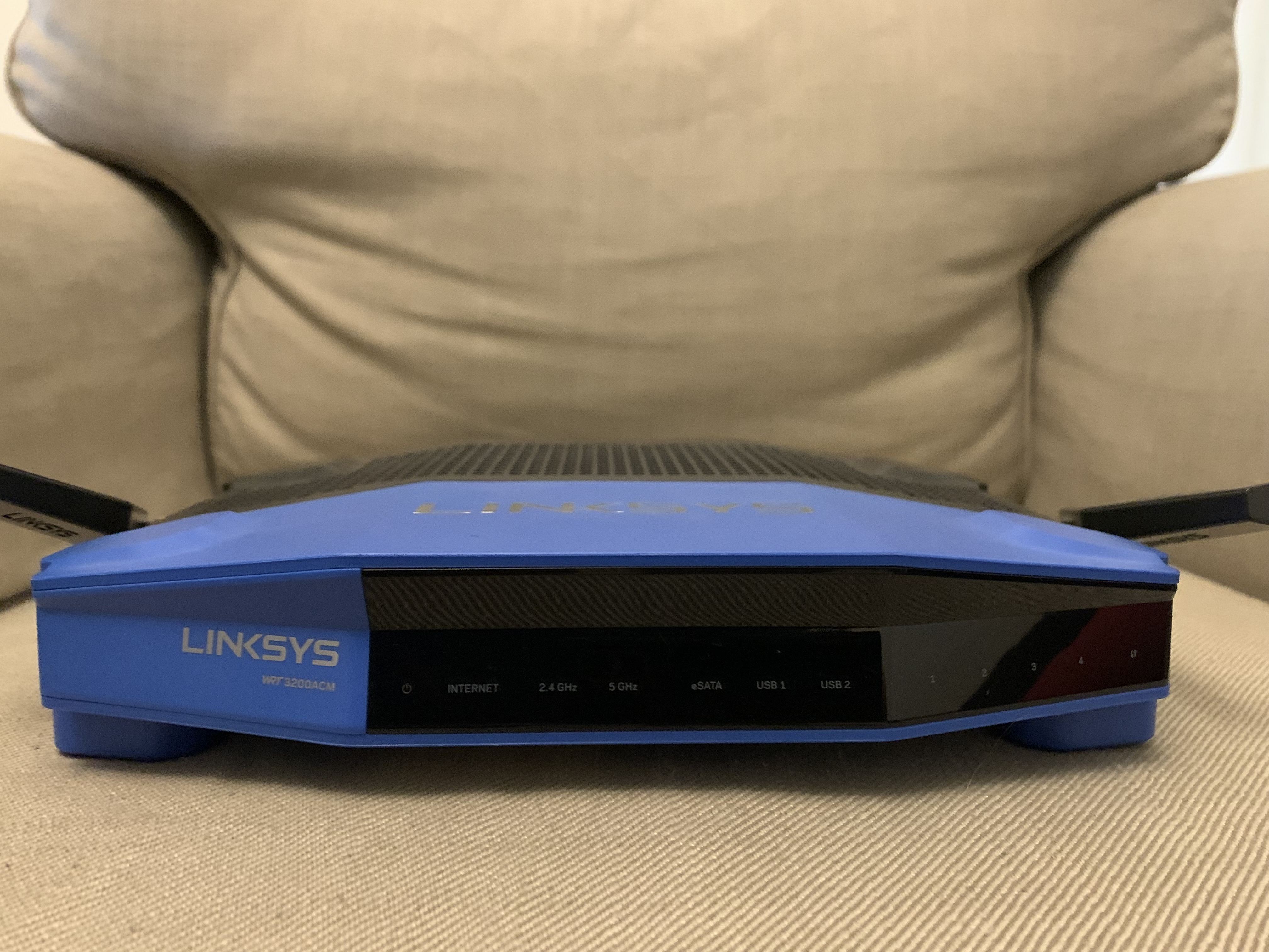 Linksys  WRT3200ACM Dual-Band Router - Image 2