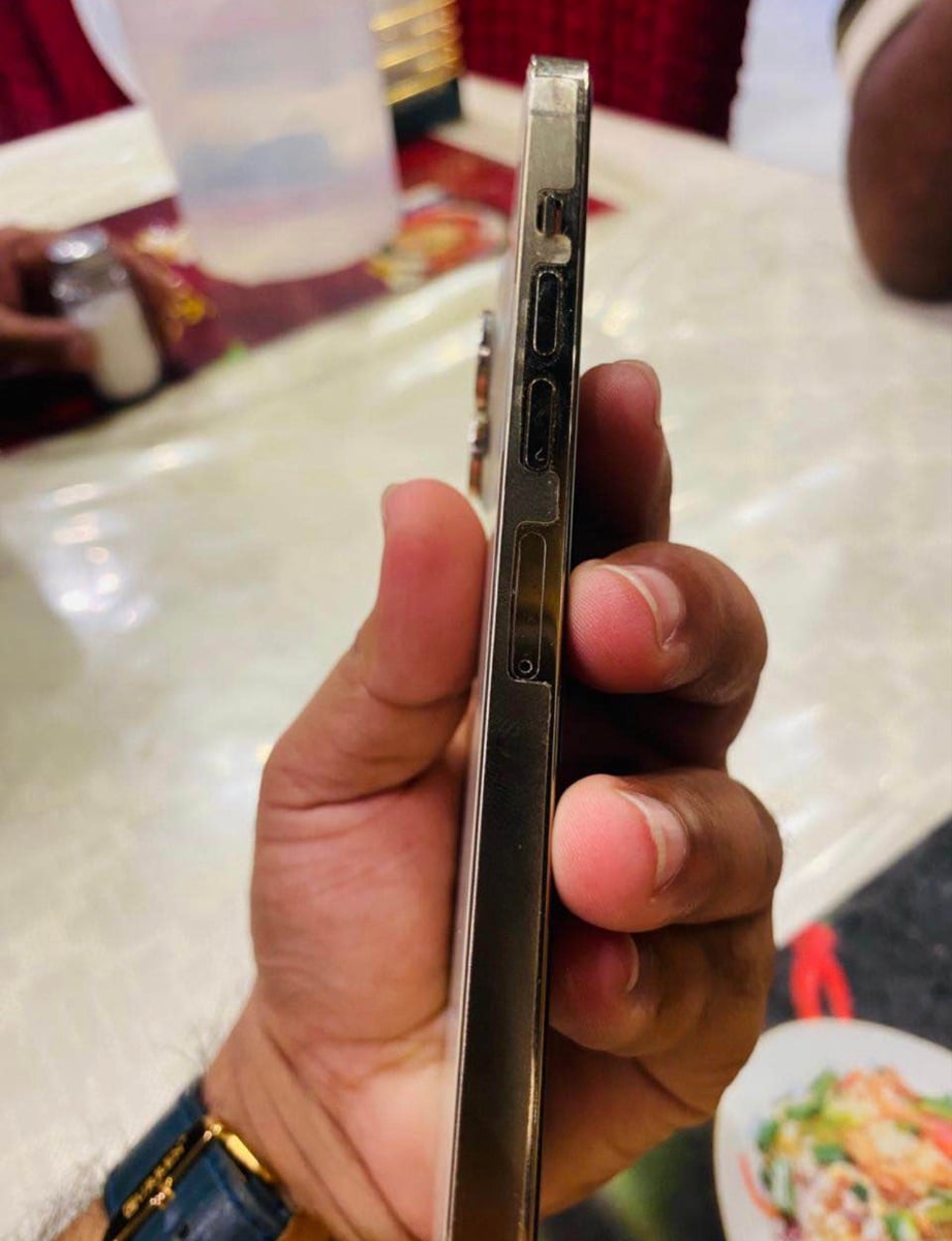 I phone 13 pro max 256gb gold - Image 2