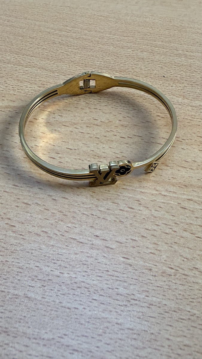 Bracelets - Image 13