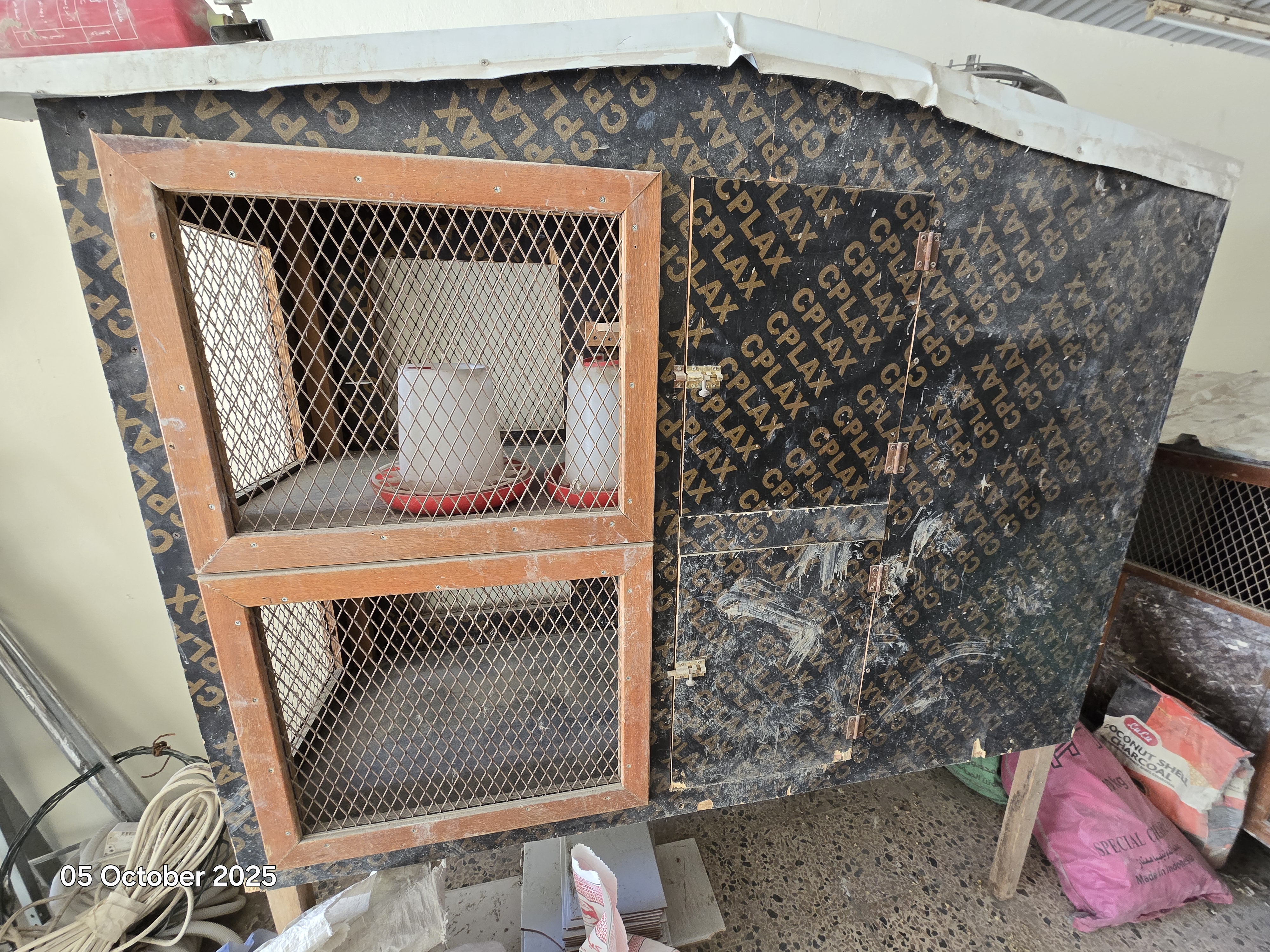 Pet cage wooden - Image 9
