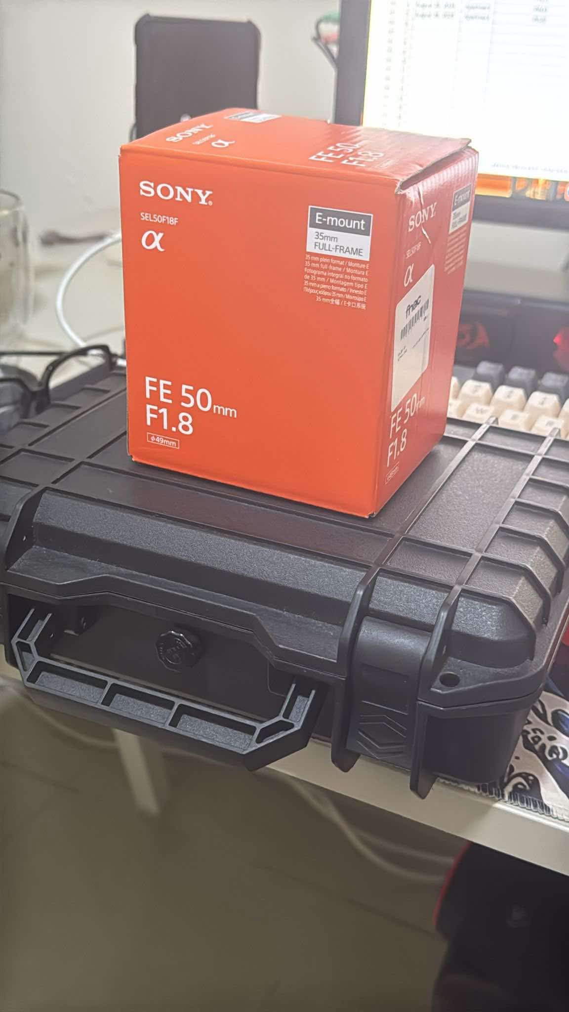 Sony a7RIII 42megapixel with 50m sony 1.8f orginal price of camera included 8999qr  now for sale for only 5000qr - Image 3