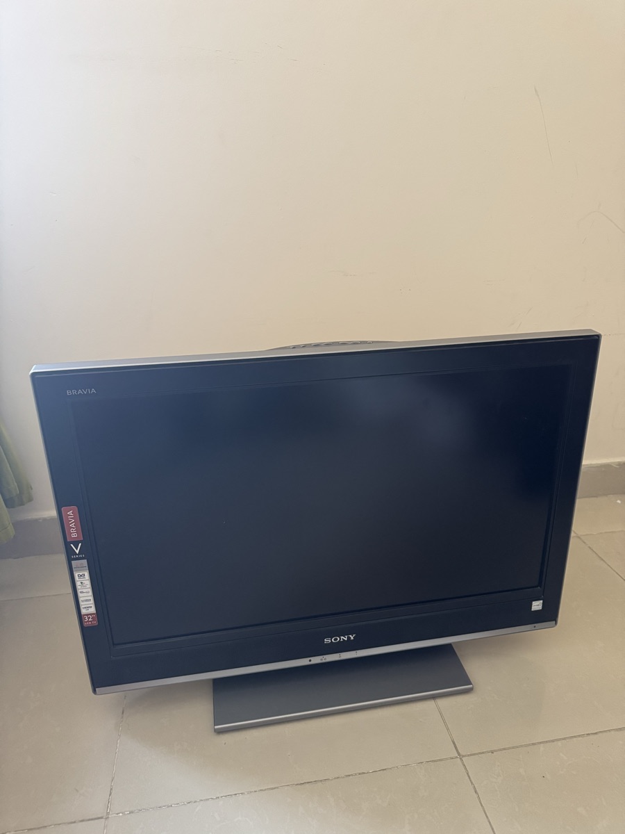 Sony TV Bravia V series - Image 1