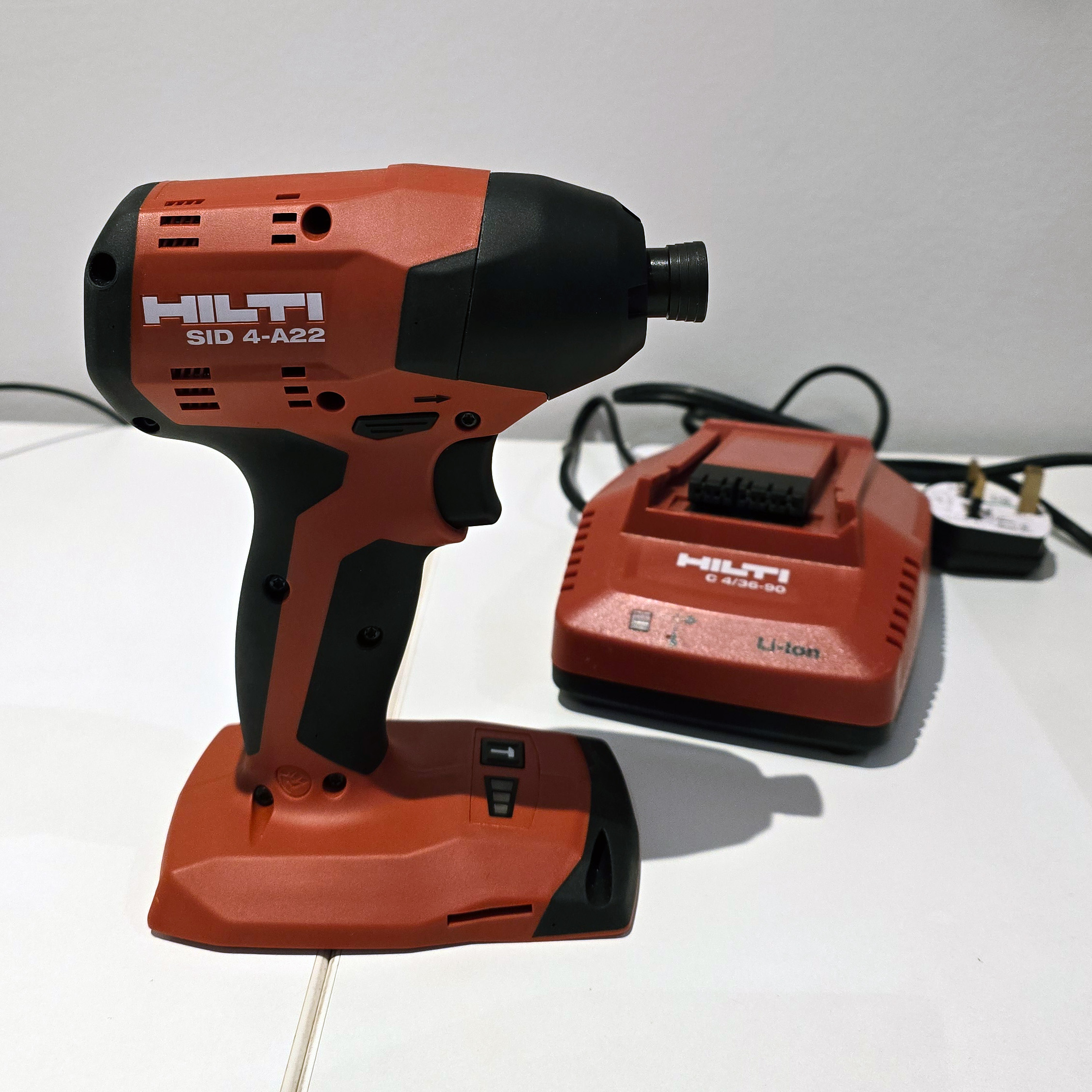 Hilti SID 4-A22 Cordless Impact Driver (brand new) - Image 1