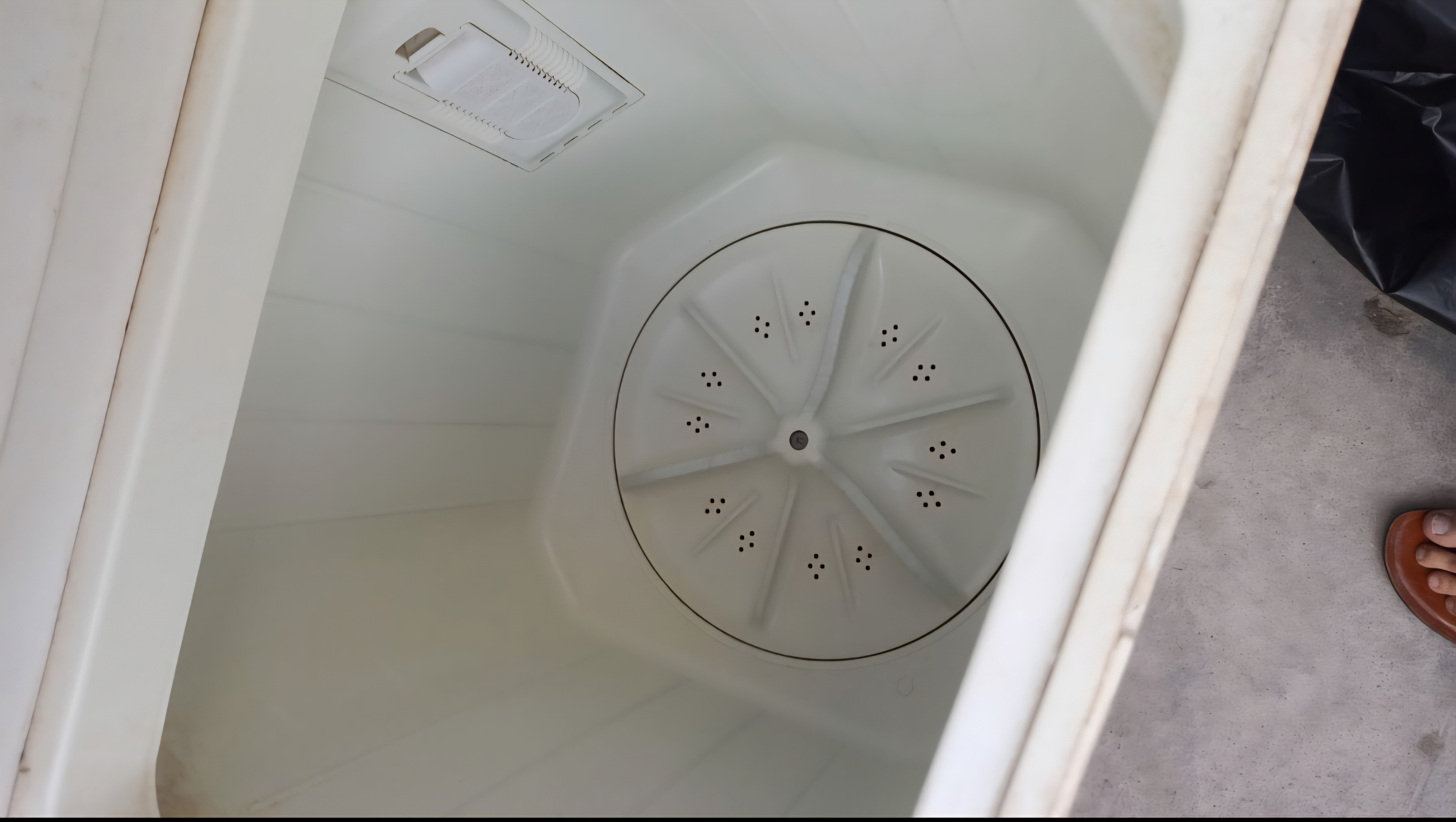 WASHING MACHINE URGENT SALE  - Image 4