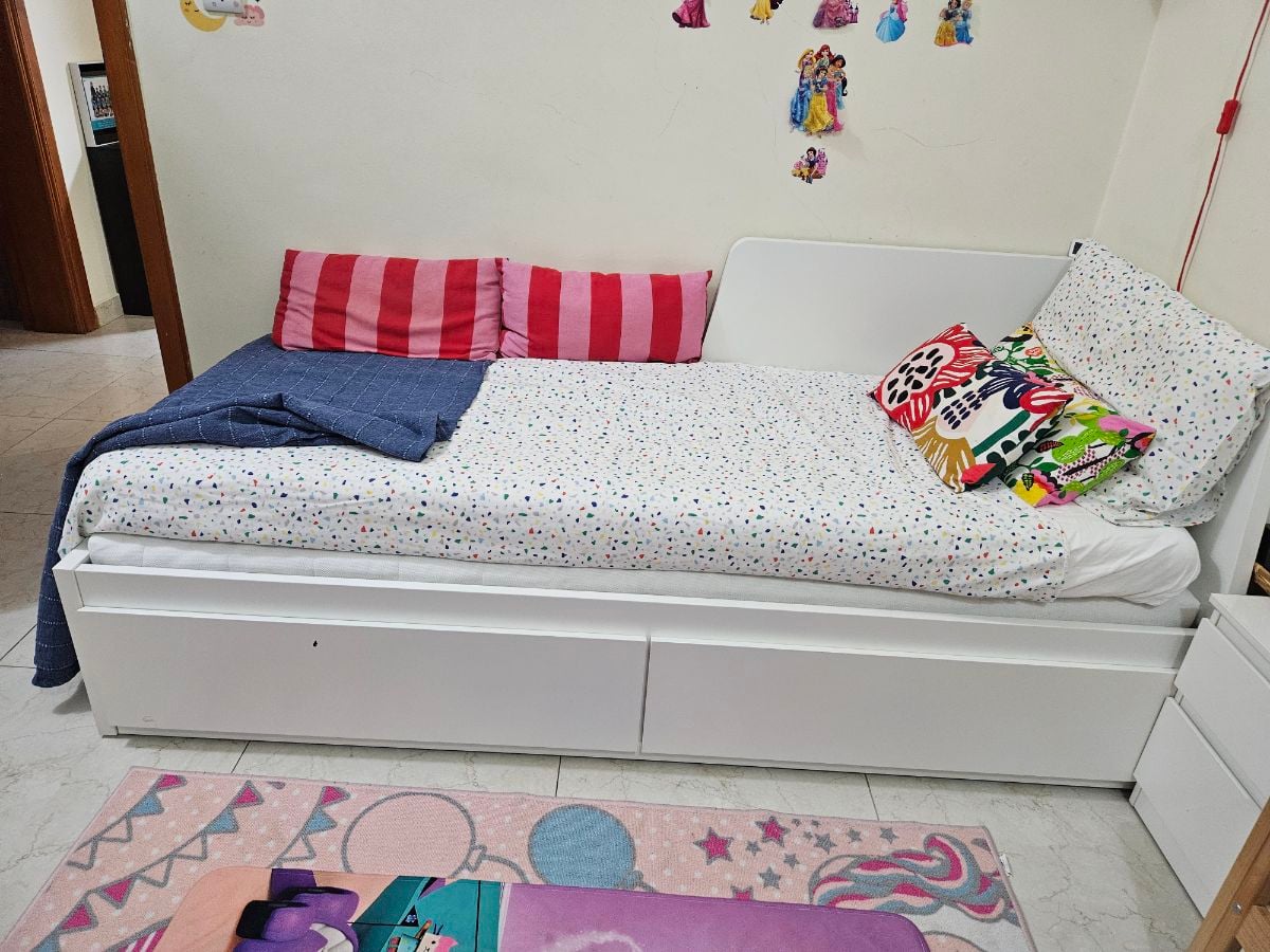 Day Bed Ikea with 2 mattresses - Image 4