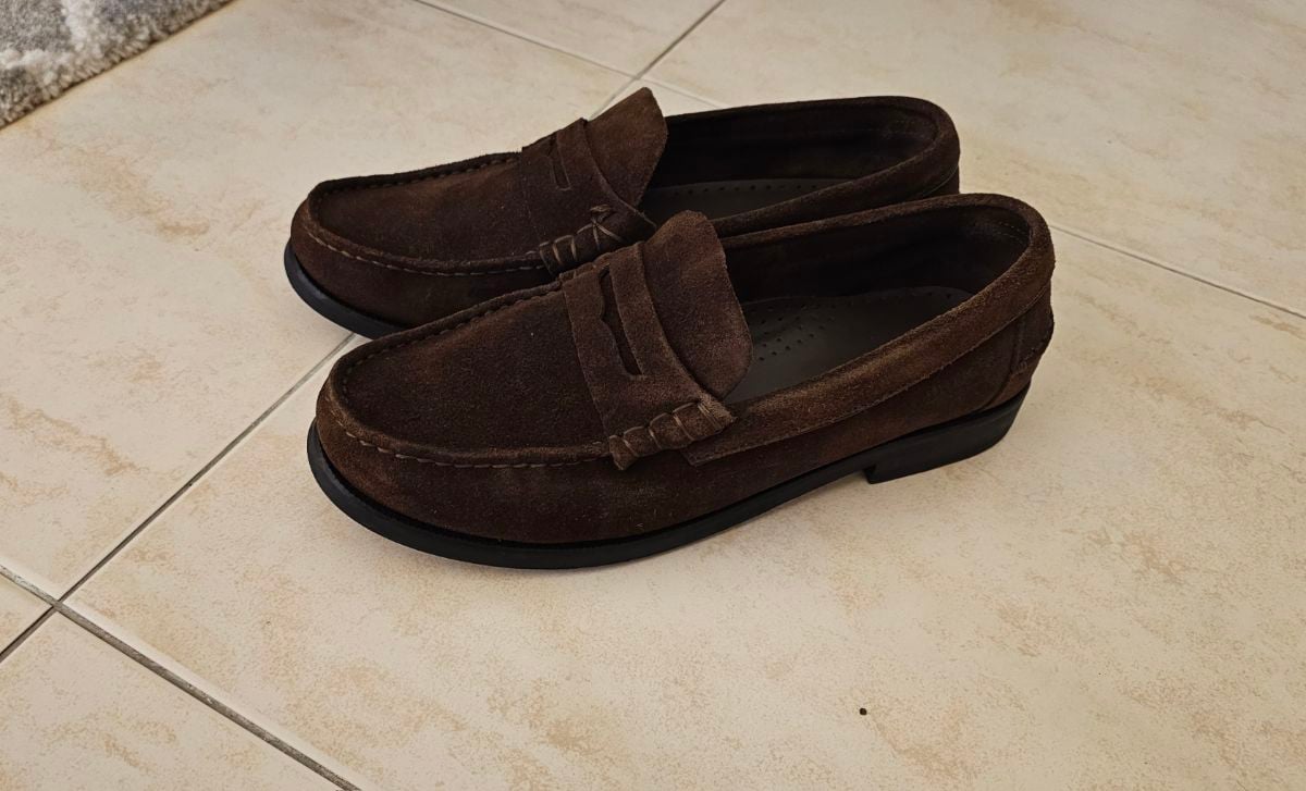 Branded Sneakers for sale in excellent condition - Image 1
