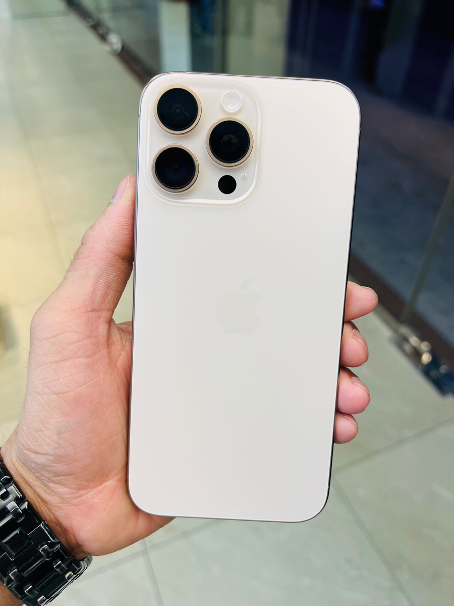 I phone 16 pro max - Image 1