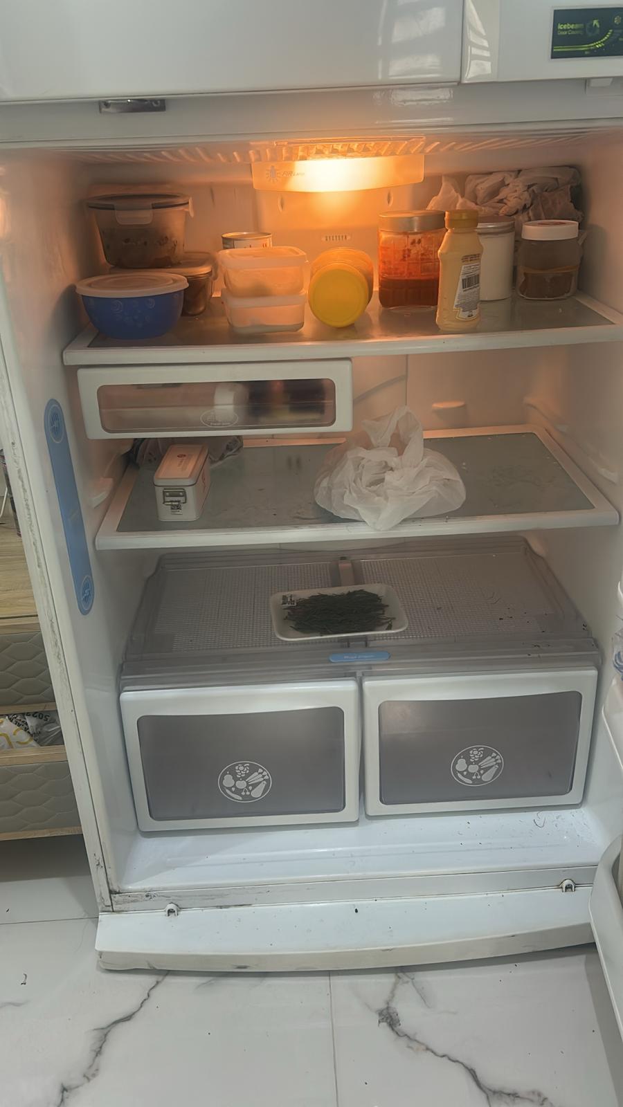 Refrigerator and other items. - Image 5