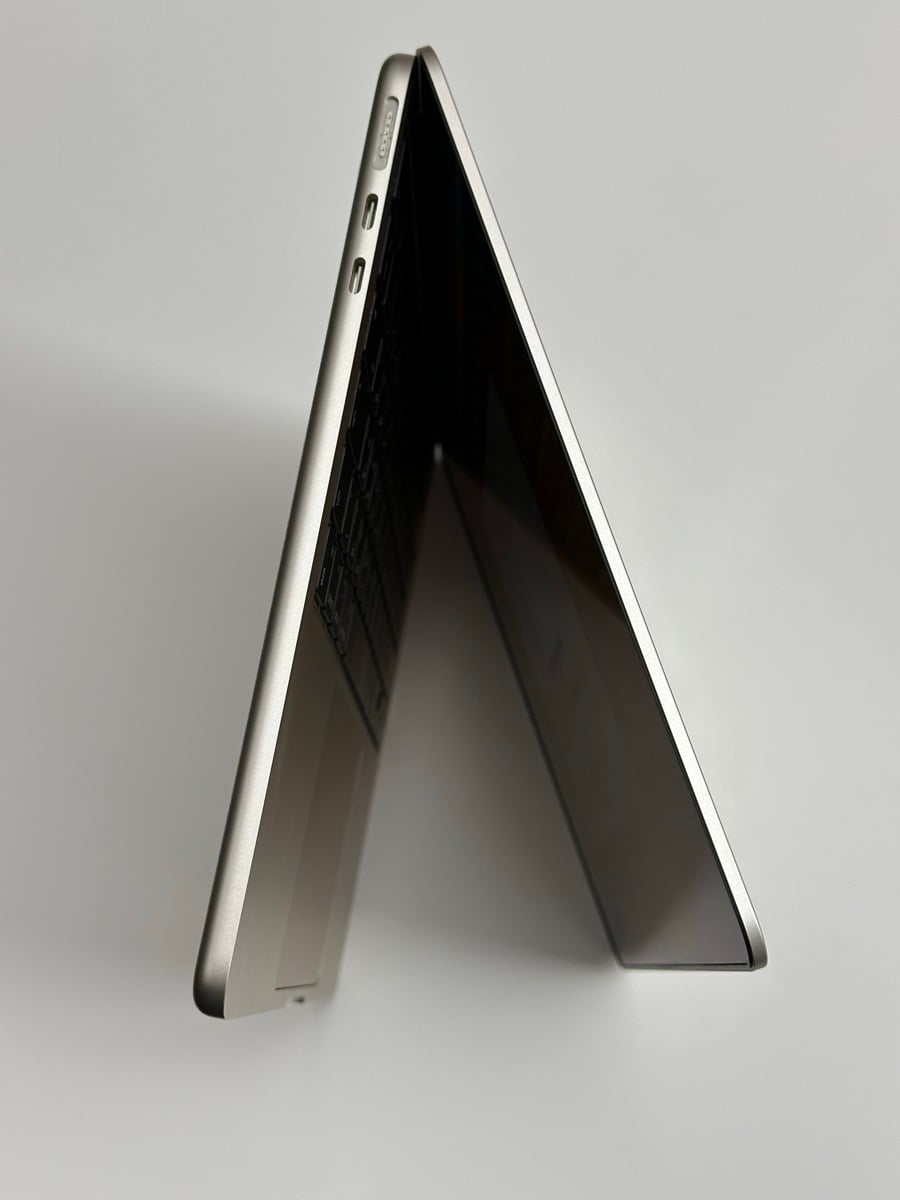 13-inch MacBook Air 2022 (M2) |8+256| Almost New - Image 3