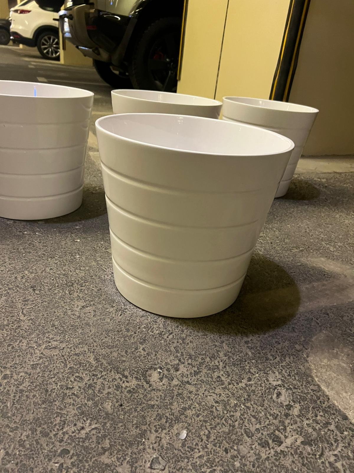Reduced. A set of 4 Big ceramic pots for plants - Image 2