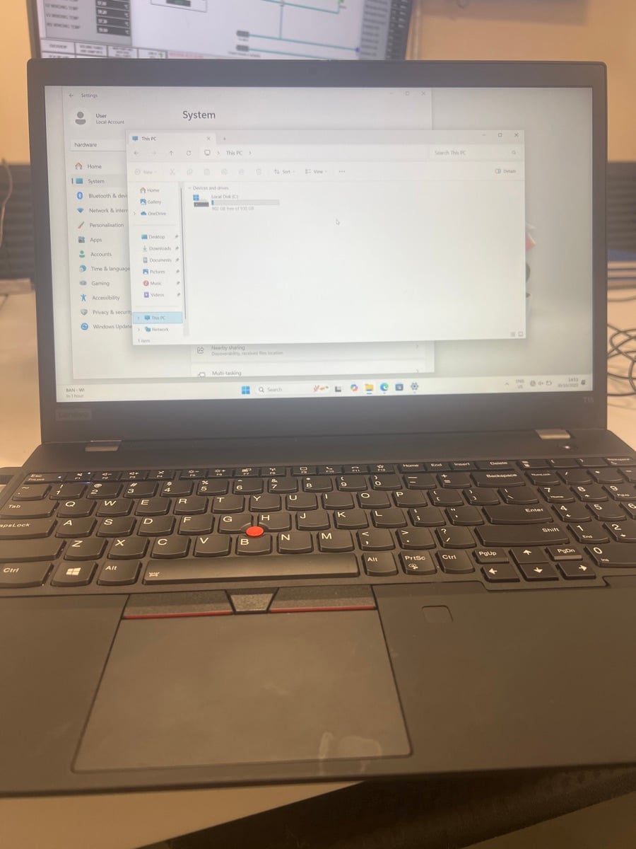 Lennova Thinkpad T15 GEN1 ,I7 -10510 CPU 2.1 GHZ ,windows 11 pro ,16Gb RAM,1 TB memory . - Image 1