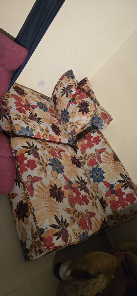 Floral sofaa - Image 2