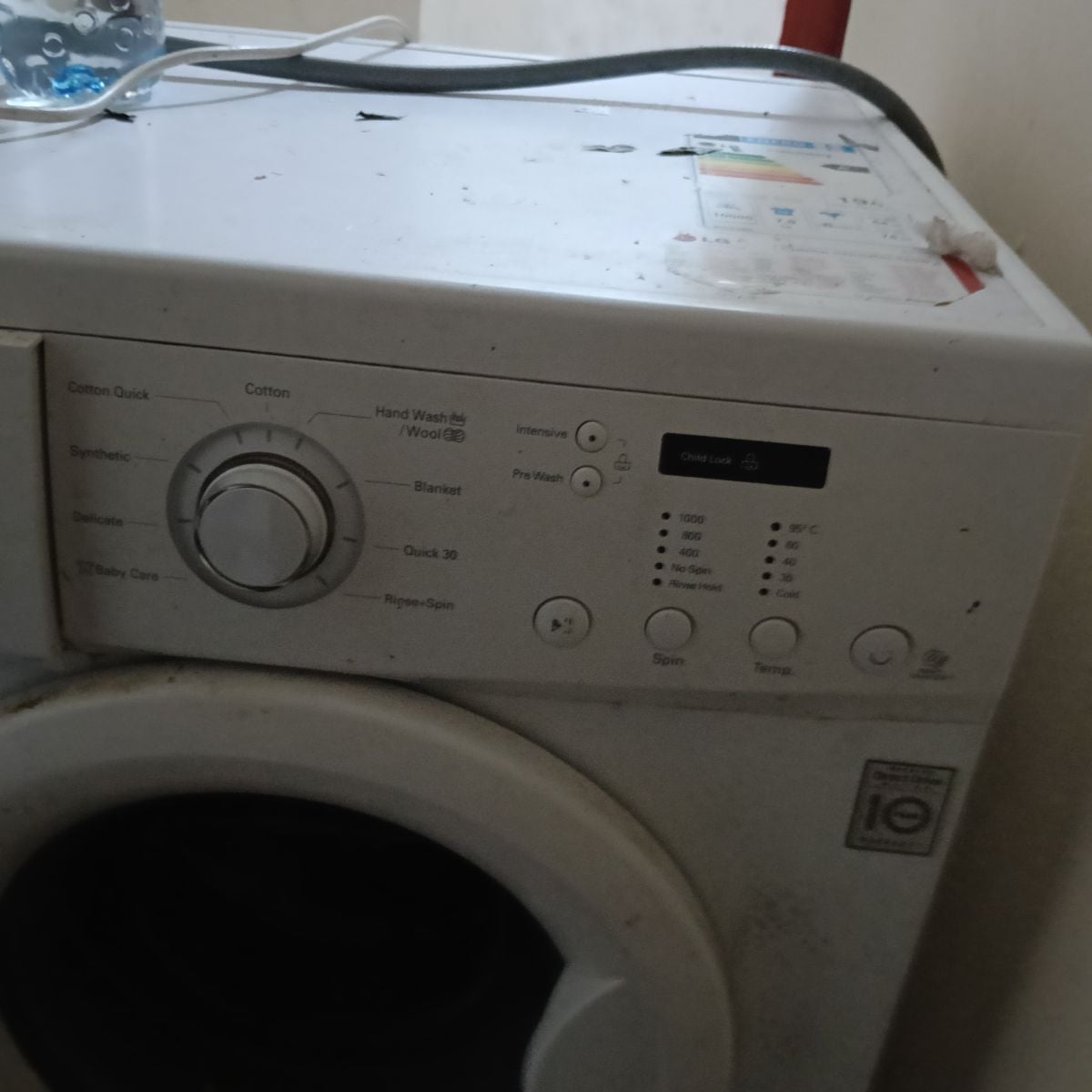 Lg automatic washing machine urgent for sell 200qar - Image 1