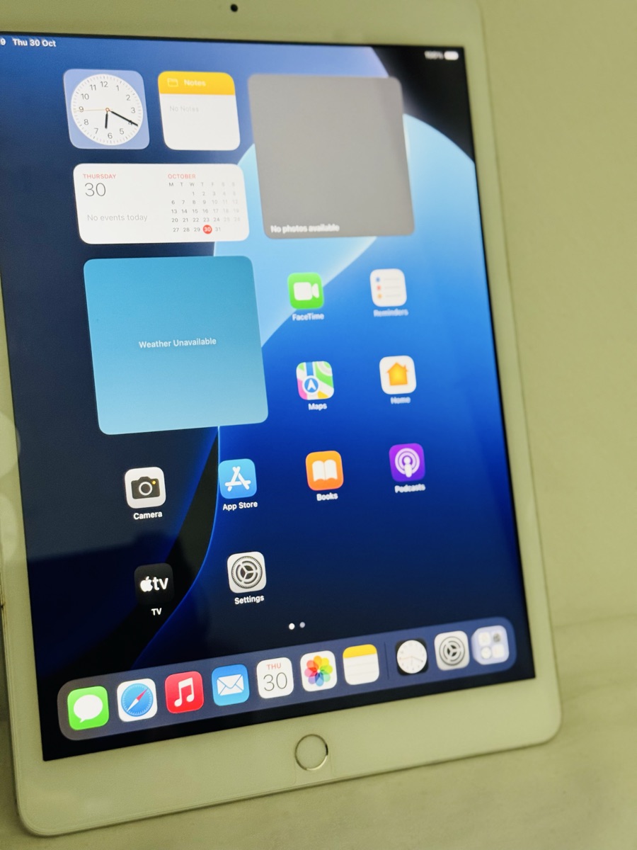 IPAD 7th generation 128gb  in good condition  No any issues ready to use  I sell at only 420qr Call or WhatsApp 31067127 - Image 4