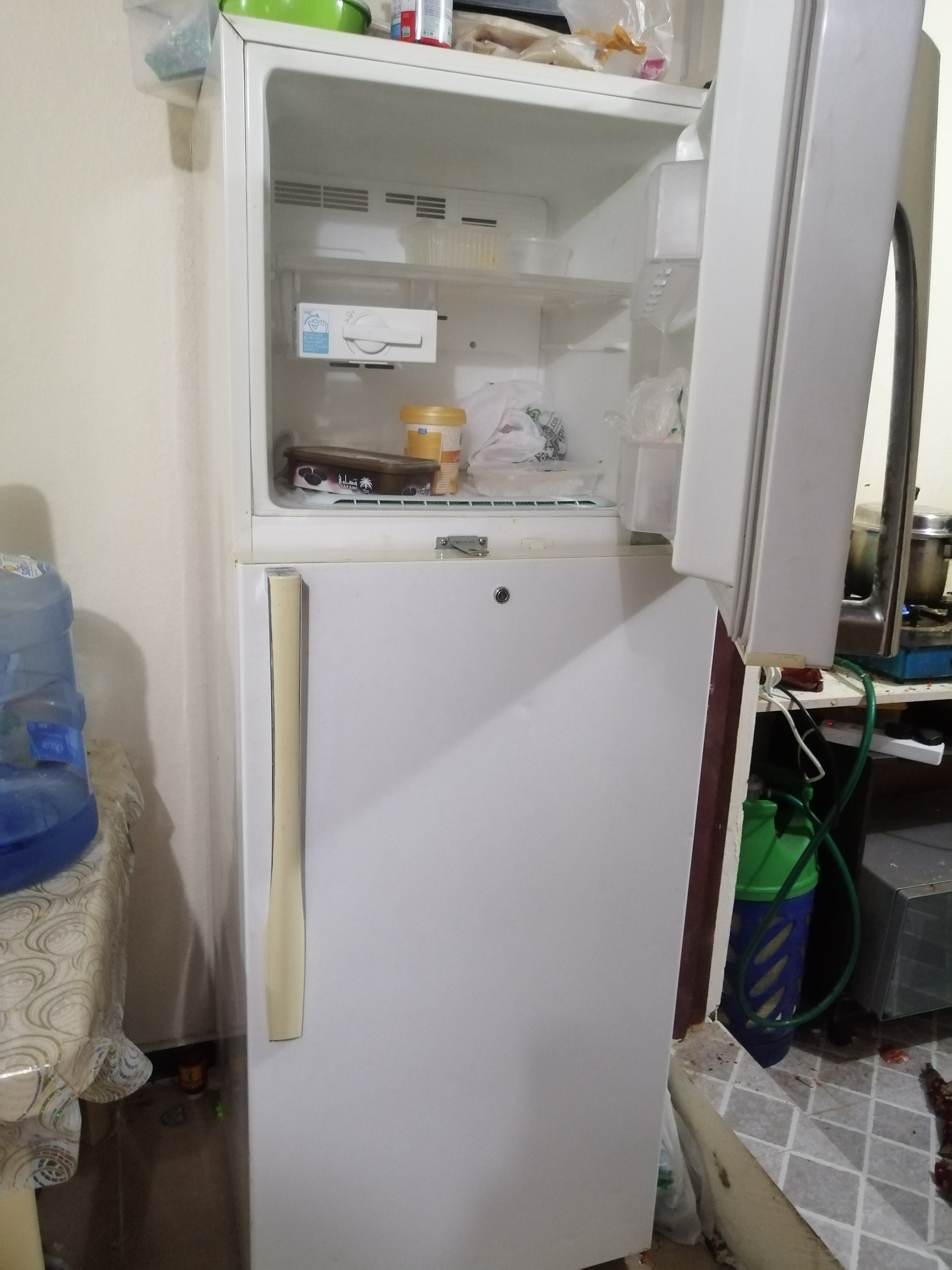 LG Refrigerator 2 door very good working condition  - Image 2