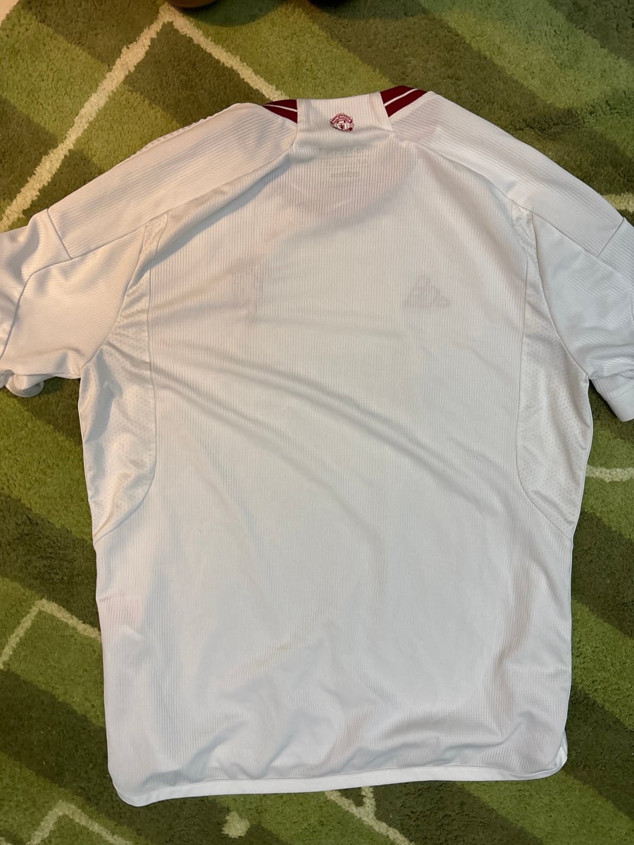 Manchester United jersey - Image 2