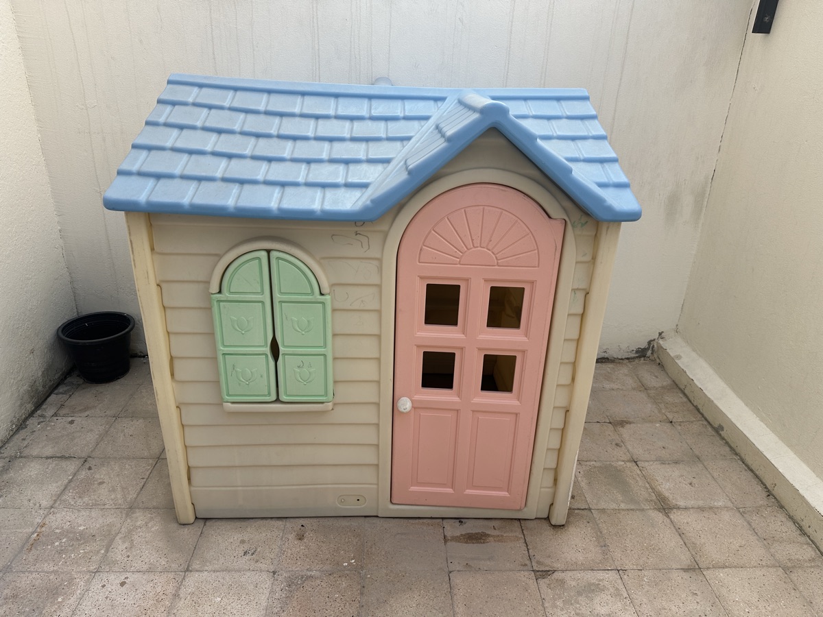 Kids play house - Image 3