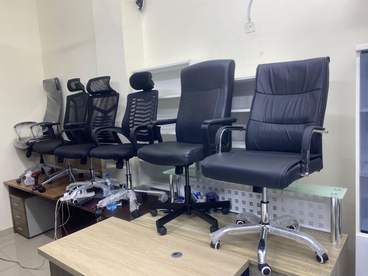 Used office desk study table metting table reception workstation sofa buy 33270617 - Image 8