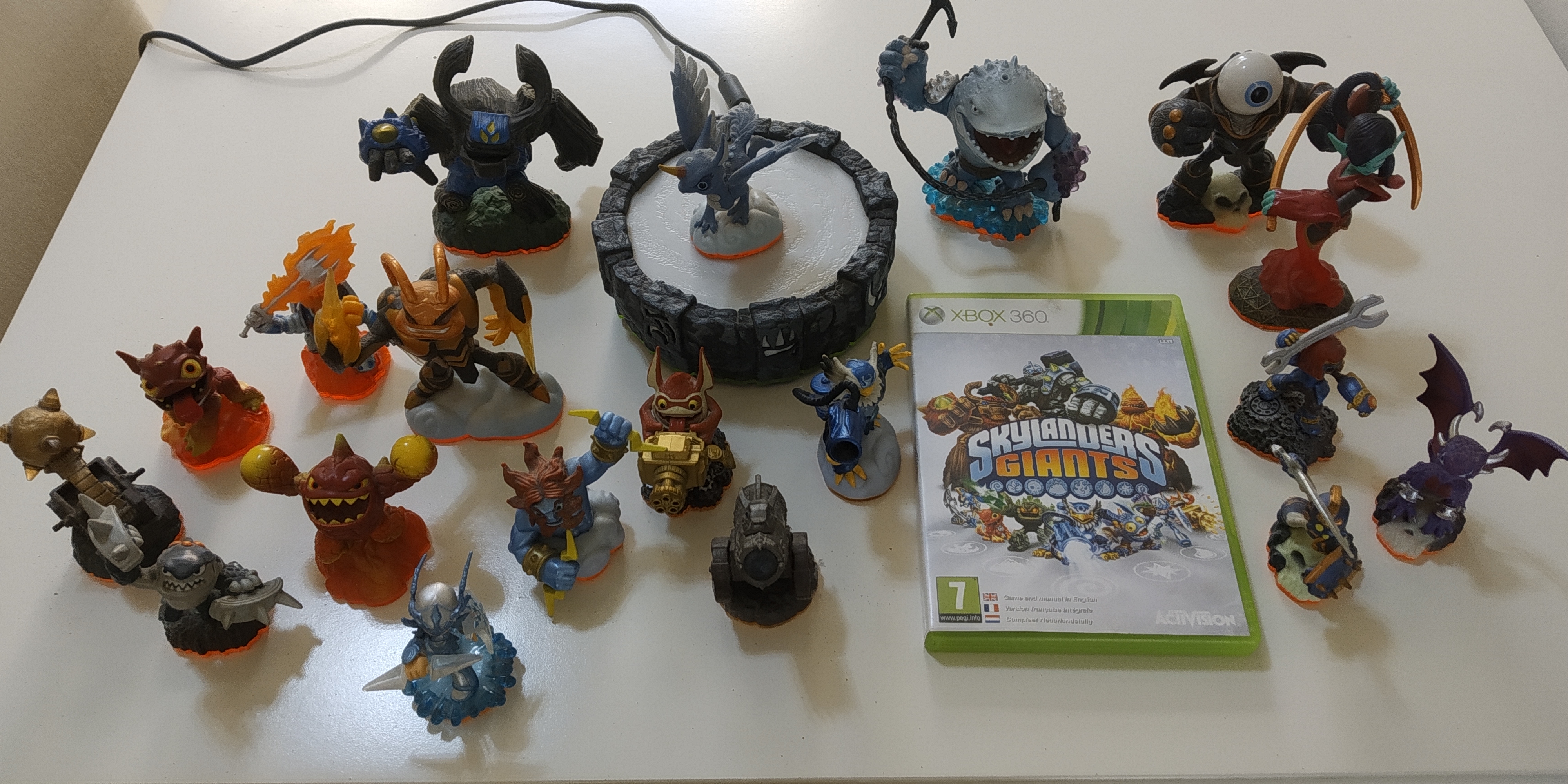 Skylanders Xbox Game, Portal of Power and Figurines - Image 23