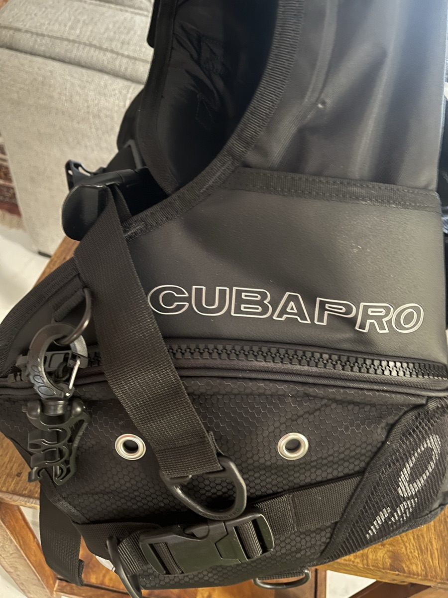 Scuba diving wetsuit and BCD - Image 2