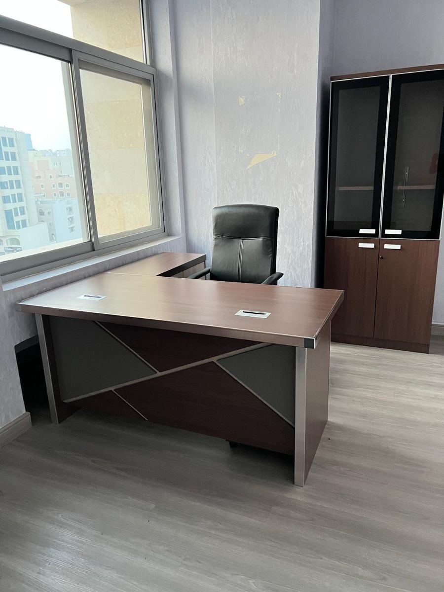Used office desk study table metting table reception workstation sofa buy sell 33270617 - Image 1