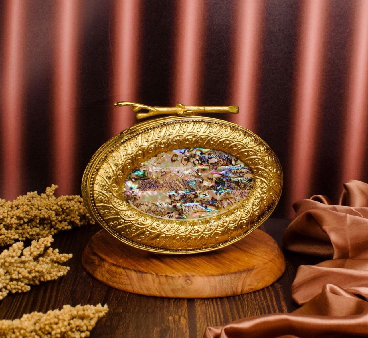 High fashion beautiful handmade oxidized jewellery and MOP(Mother of pearl)party bags. - Image 3