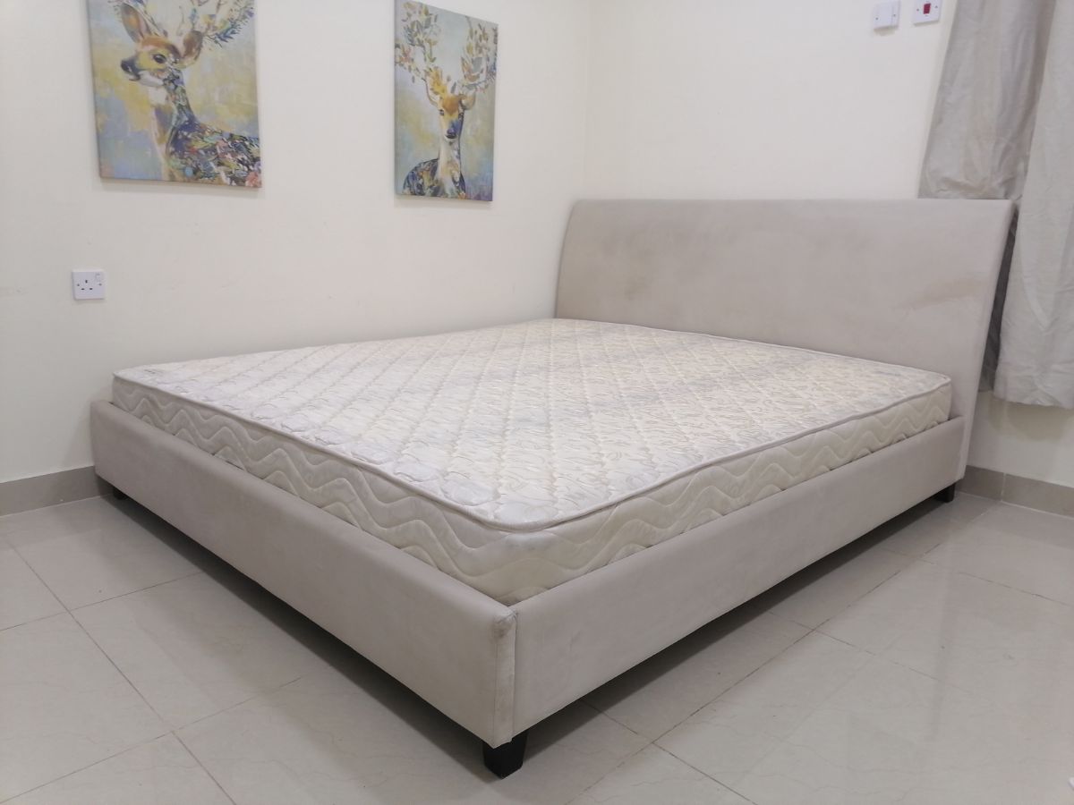 For sale "The one" brand bed - Image 6