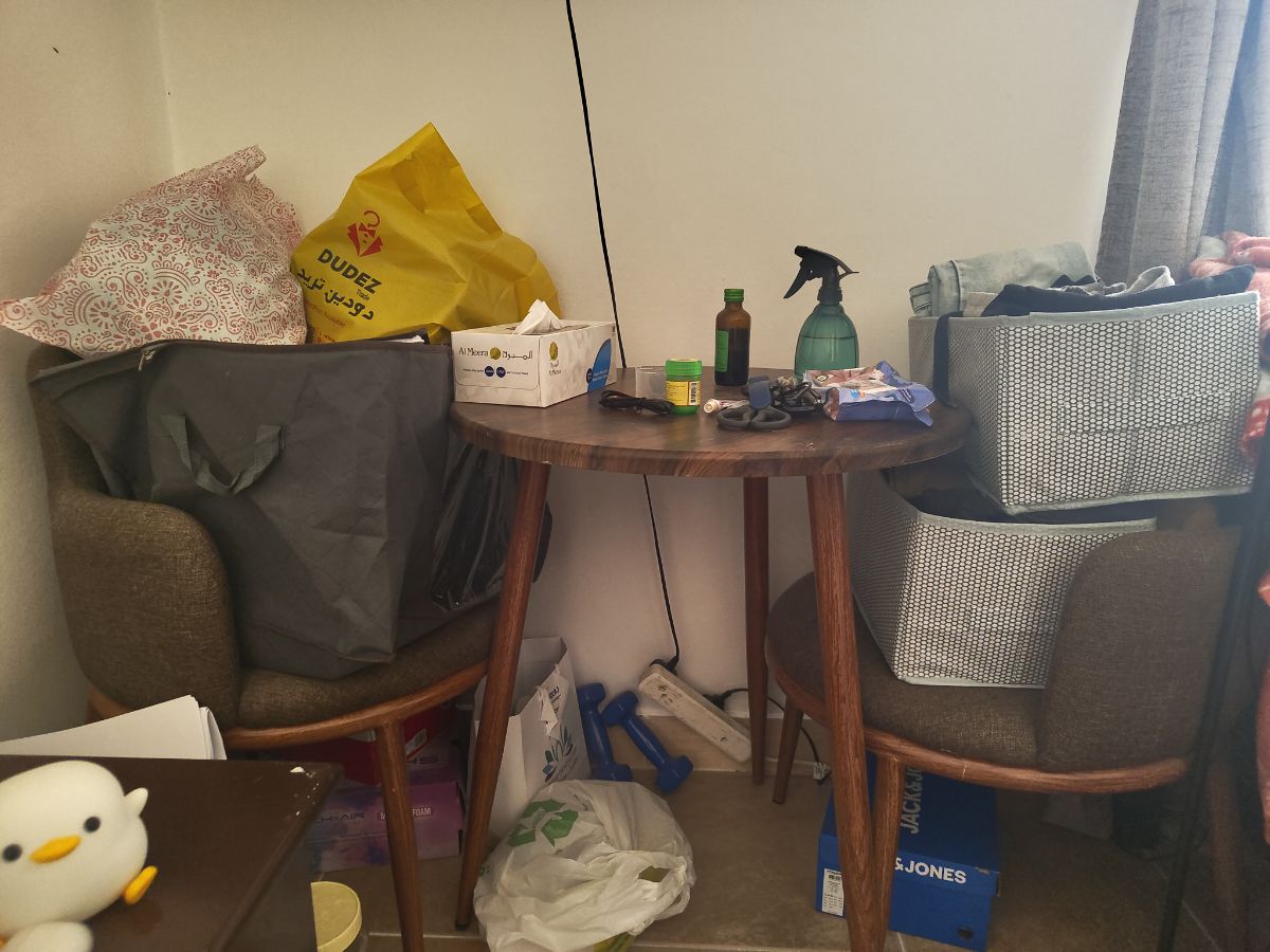 Small round table with arm chairs - Image 2