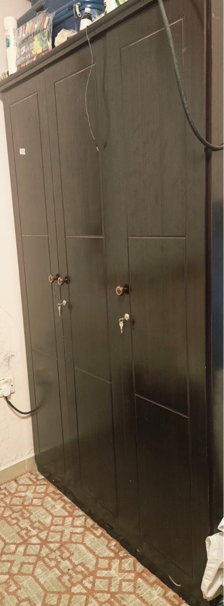 3 door cupboard very good in condition like new - Image 3