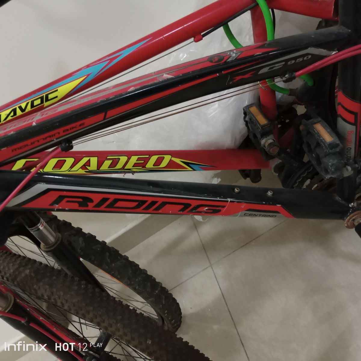 Two bicycle for sale with one scooter for kids - Image 1